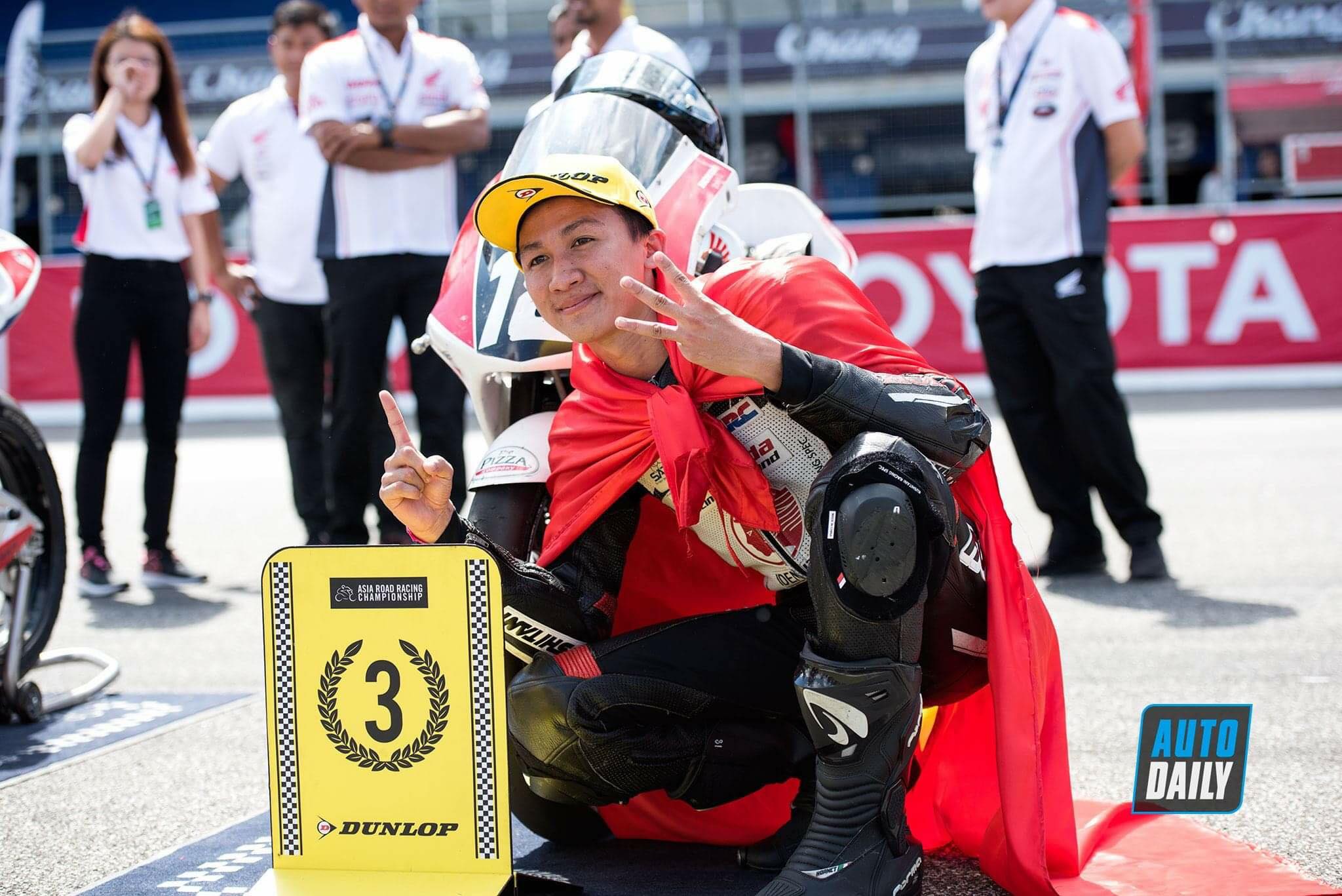 Tay đua Cao Việt Nam vô địch Honda Thailand Talent Cup mùa 2019 78535300-435959737327827-4082016254754291712-n.jpg