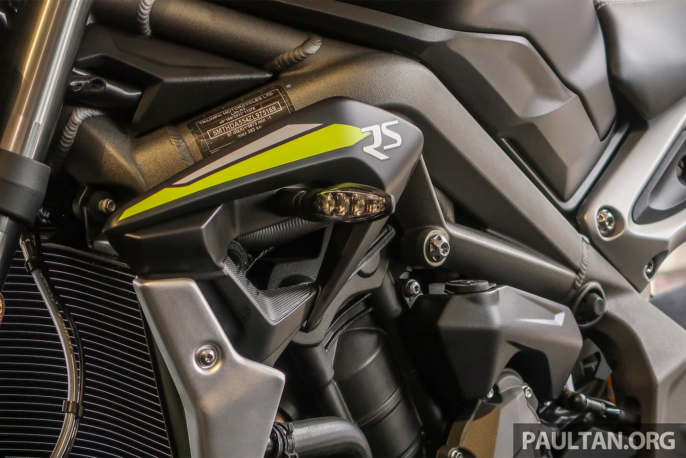 Ảnh thực tế Triumph Street Triple 765RS 2020, đối thủ Yamaha MT-09 2020-triumph-street-triple-765rs-malaysia-launch-12.jpg