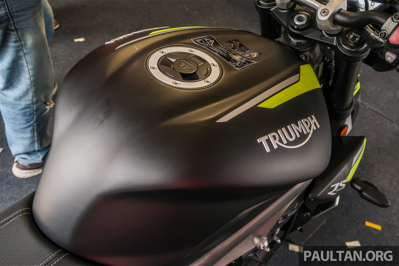 Ảnh thực tế Triumph Street Triple 765RS 2020, đối thủ Yamaha MT-09 2020-triumph-street-triple-765rs-malaysia-launch-14-1.jpg