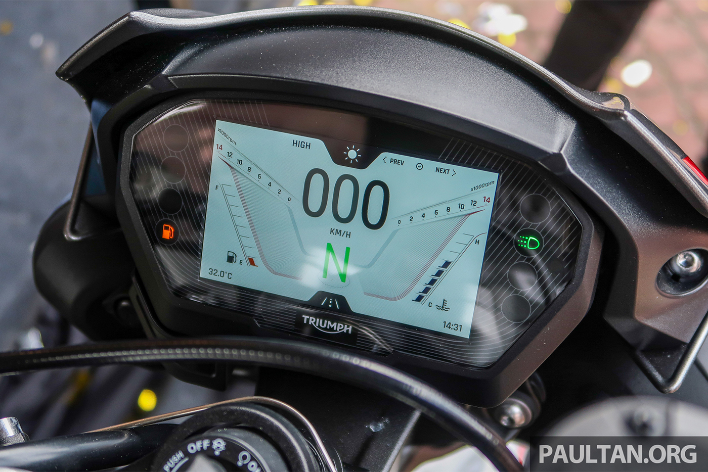 Ảnh thực tế Triumph Street Triple 765RS 2020, đối thủ Yamaha MT-09 2020-triumph-street-triple-765rs-malaysia-launch-16.jpg