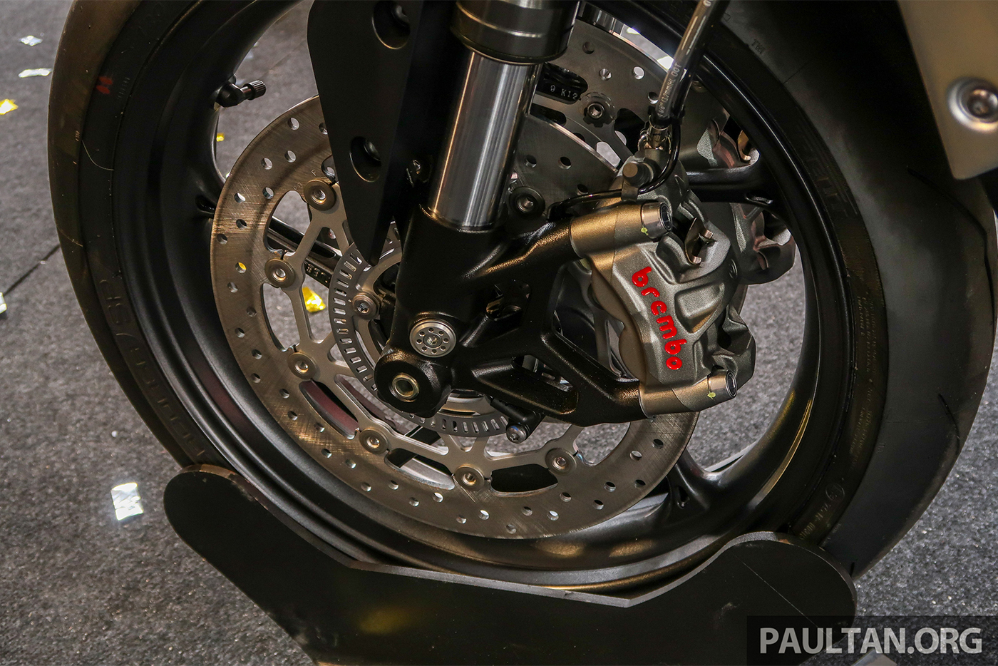 Ảnh thực tế Triumph Street Triple 765RS 2020, đối thủ Yamaha MT-09 2020-triumph-street-triple-765rs-malaysia-launch-20.jpg