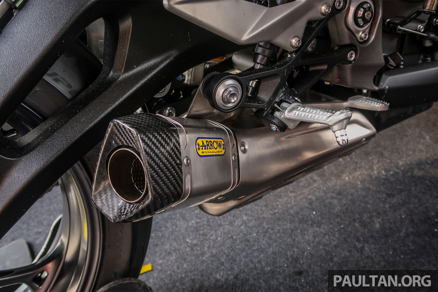 Ảnh thực tế Triumph Street Triple 765RS 2020, đối thủ Yamaha MT-09 2020-triumph-street-triple-765rs-malaysia-launch-23.jpg