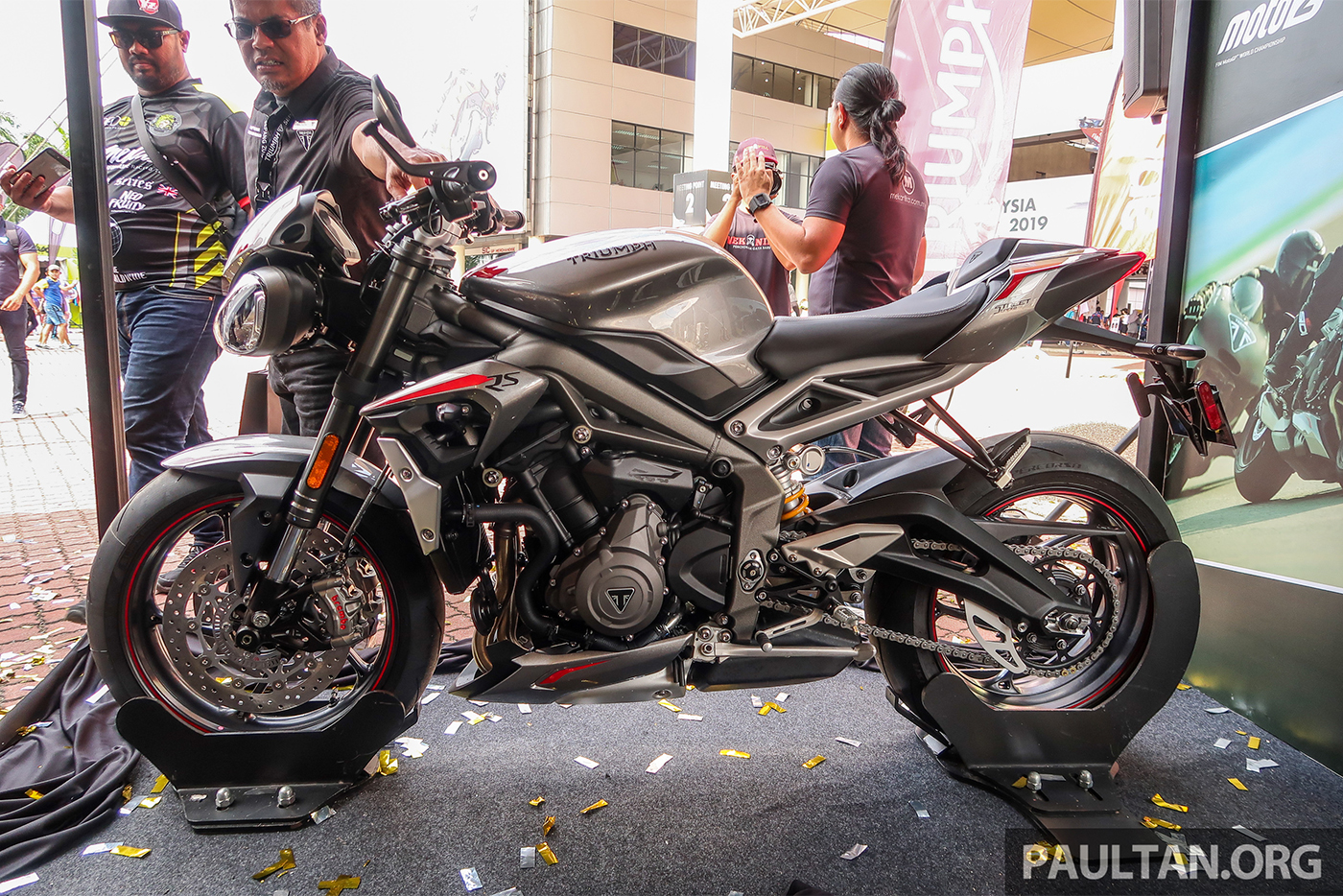 Ảnh thực tế Triumph Street Triple 765RS 2020, đối thủ Yamaha MT-09 2020-triumph-street-triple-765rs-malaysia-launch-5.jpg