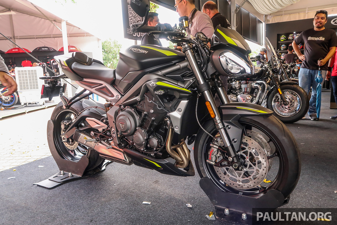 Ảnh thực tế Triumph Street Triple 765RS 2020, đối thủ Yamaha MT-09 2020-triumph-street-triple-765rs-malaysia-launch-7.jpg