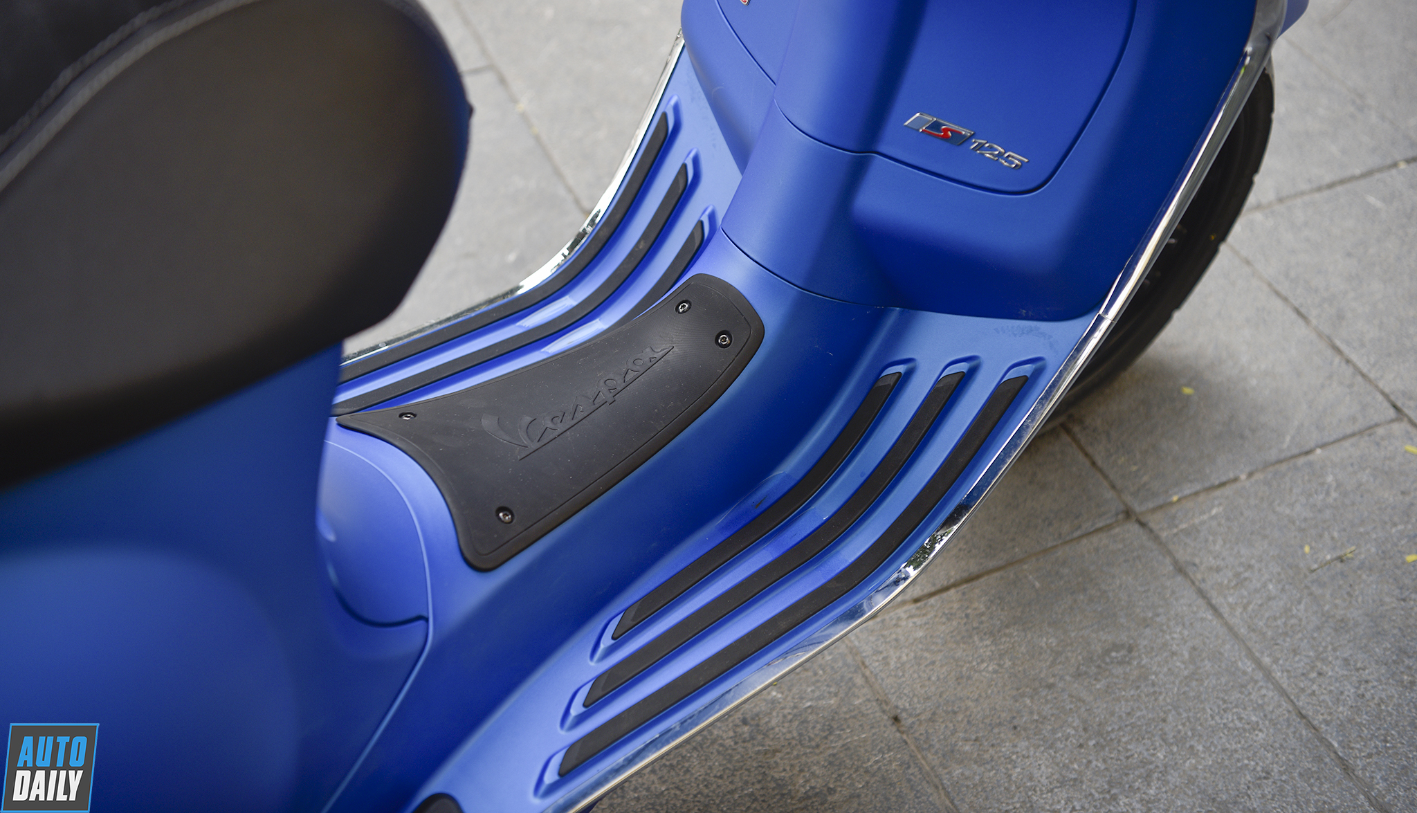 Dưới 80 triệu, chọn Honda SH 125cc ABS 2020 hay Vespa Sprint S chơi Tết? 15-1.jpg