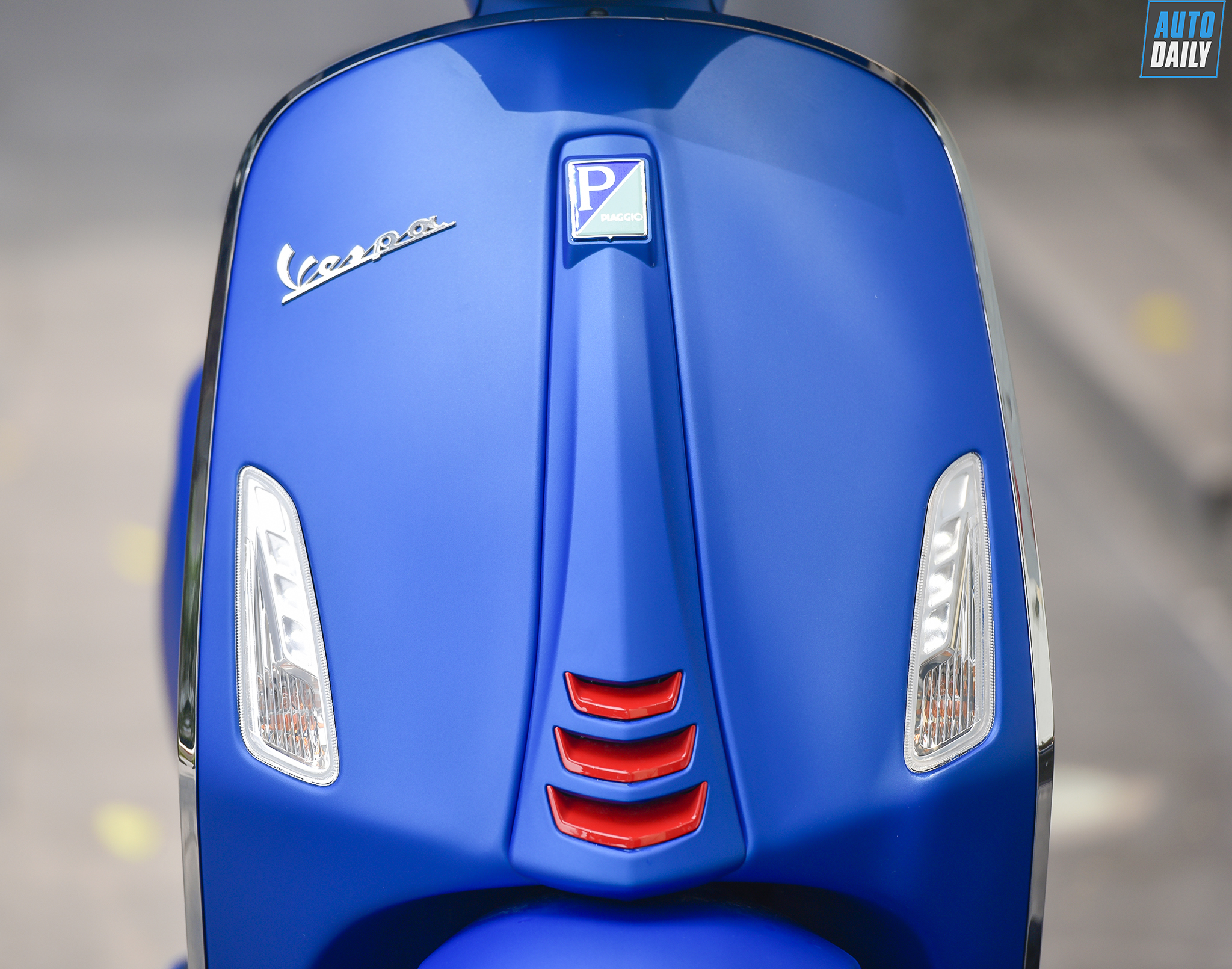 Dưới 80 triệu, chọn Honda SH 125cc ABS 2020 hay Vespa Sprint S chơi Tết? 32.jpg