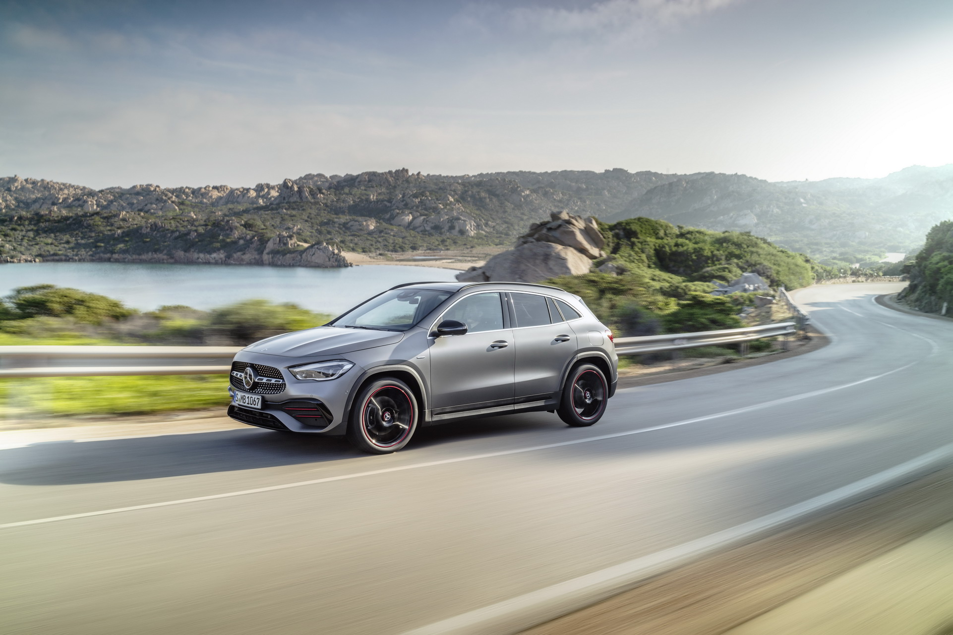 2021-mercedes-benz-gla-3-1.jpg
