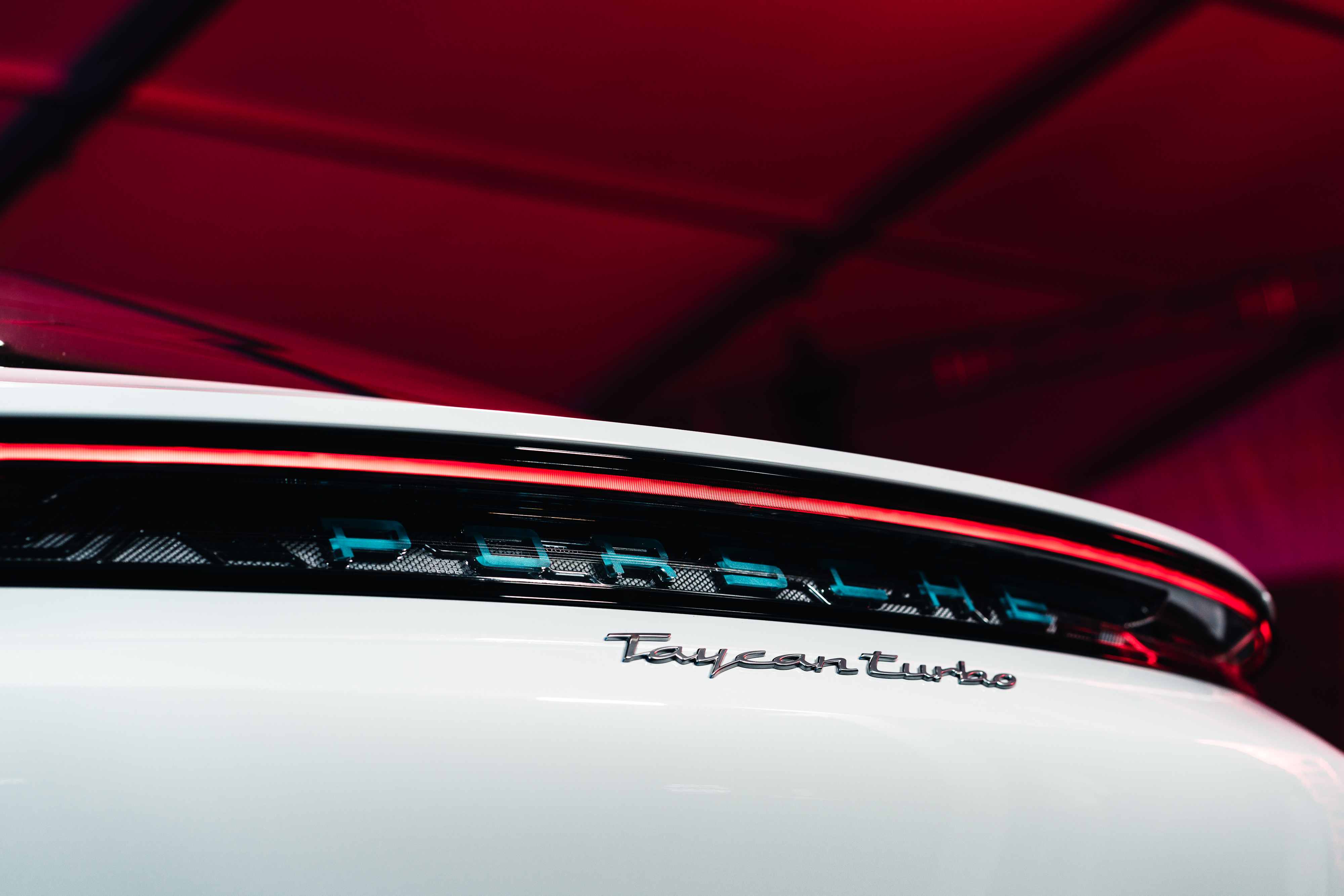 Màn ra mắt ngoạn mục của Porsche Taycan tại Châu Á - Thái Bình Dương porsche-x-star-wars-for-media-5.jpg