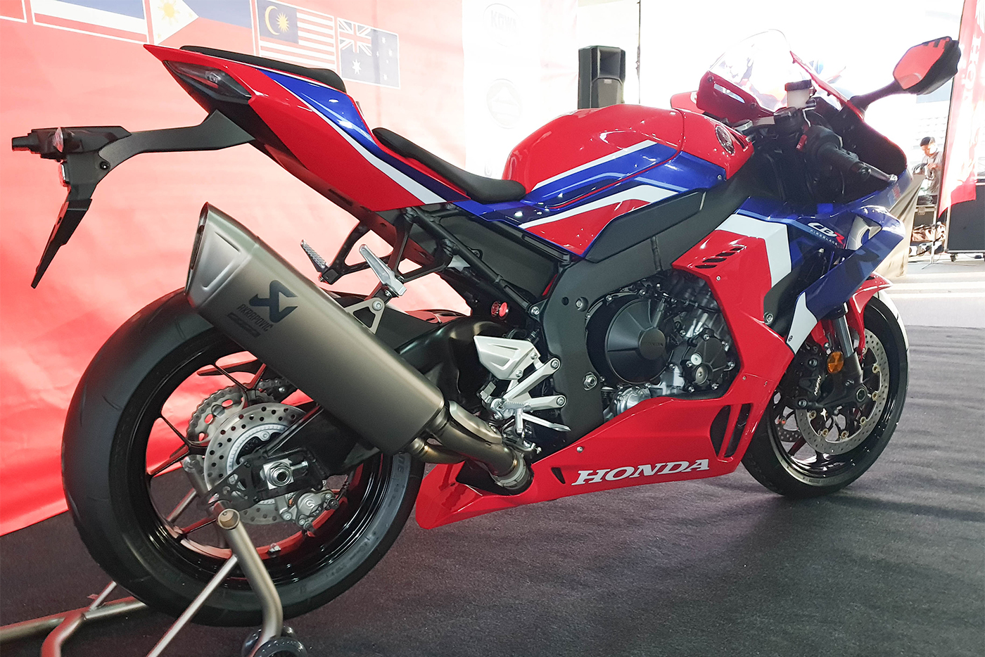 “Siêu phẩm” Honda CBR1000RR-R 2020 ra mắt tại ĐNÁ, chưa có giá bán 2020-honda-cbr1000rr-r-malaysia-watermark-19.jpg