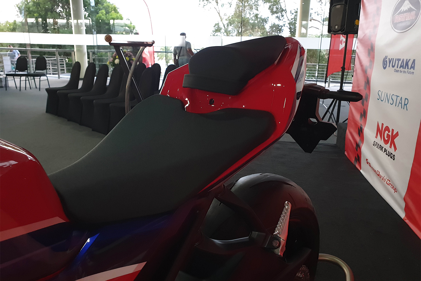 “Siêu phẩm” Honda CBR1000RR-R 2020 ra mắt tại ĐNÁ, chưa có giá bán 2020-honda-cbr1000rr-r-malaysia-watermark-24.jpg