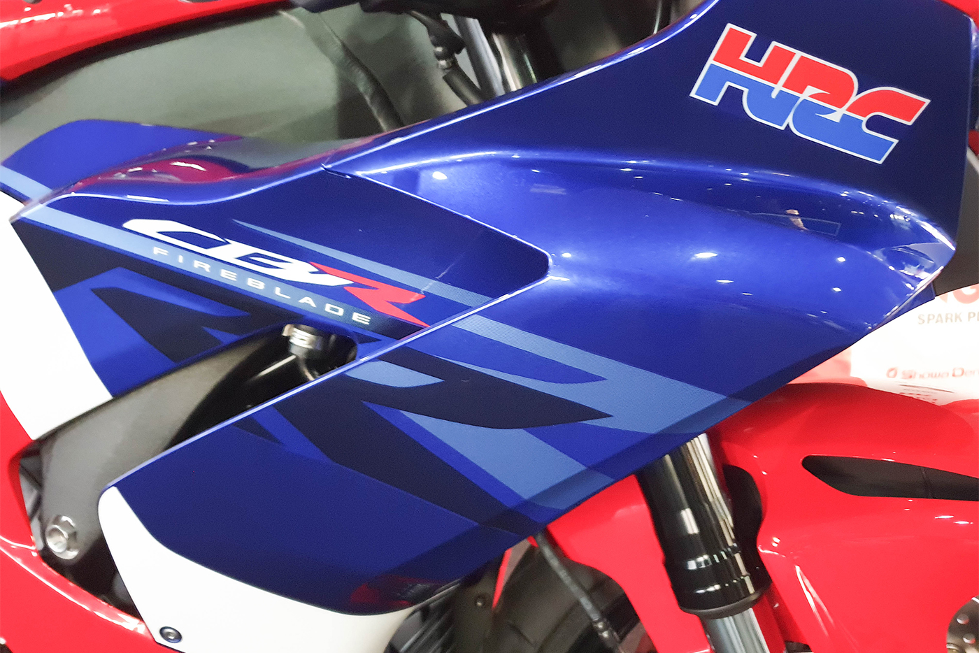 “Siêu phẩm” Honda CBR1000RR-R 2020 ra mắt tại ĐNÁ, chưa có giá bán 2020-honda-cbr1000rr-r-malaysia-watermark-25.jpg