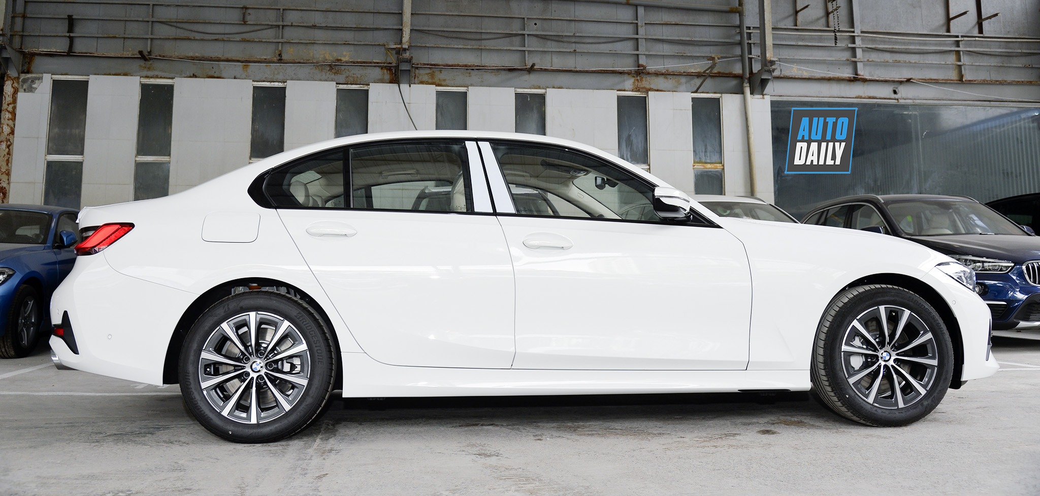 BMW 330i Sport Line mới có mặt tại Việt Nam: Thêm lựa chọn cho khách hàng trẻ thành đạt -dsc4873-copy.jpg