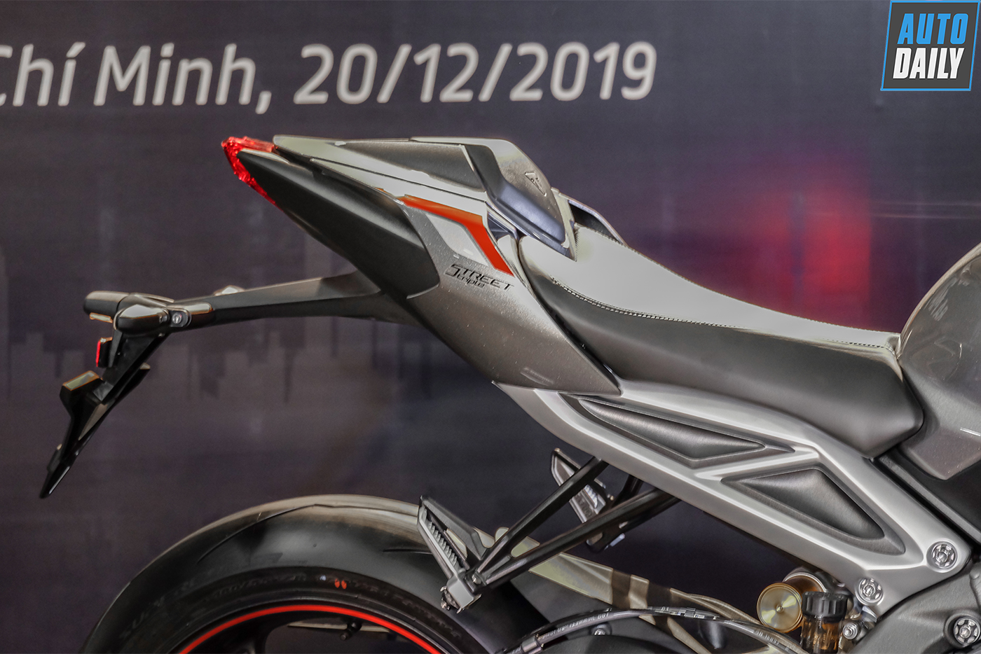 Cận cảnh Triumph Street Triple RS 2020 đầu tiền tại Việt Nam triumph-street-triple-765rs-2020-20.jpg