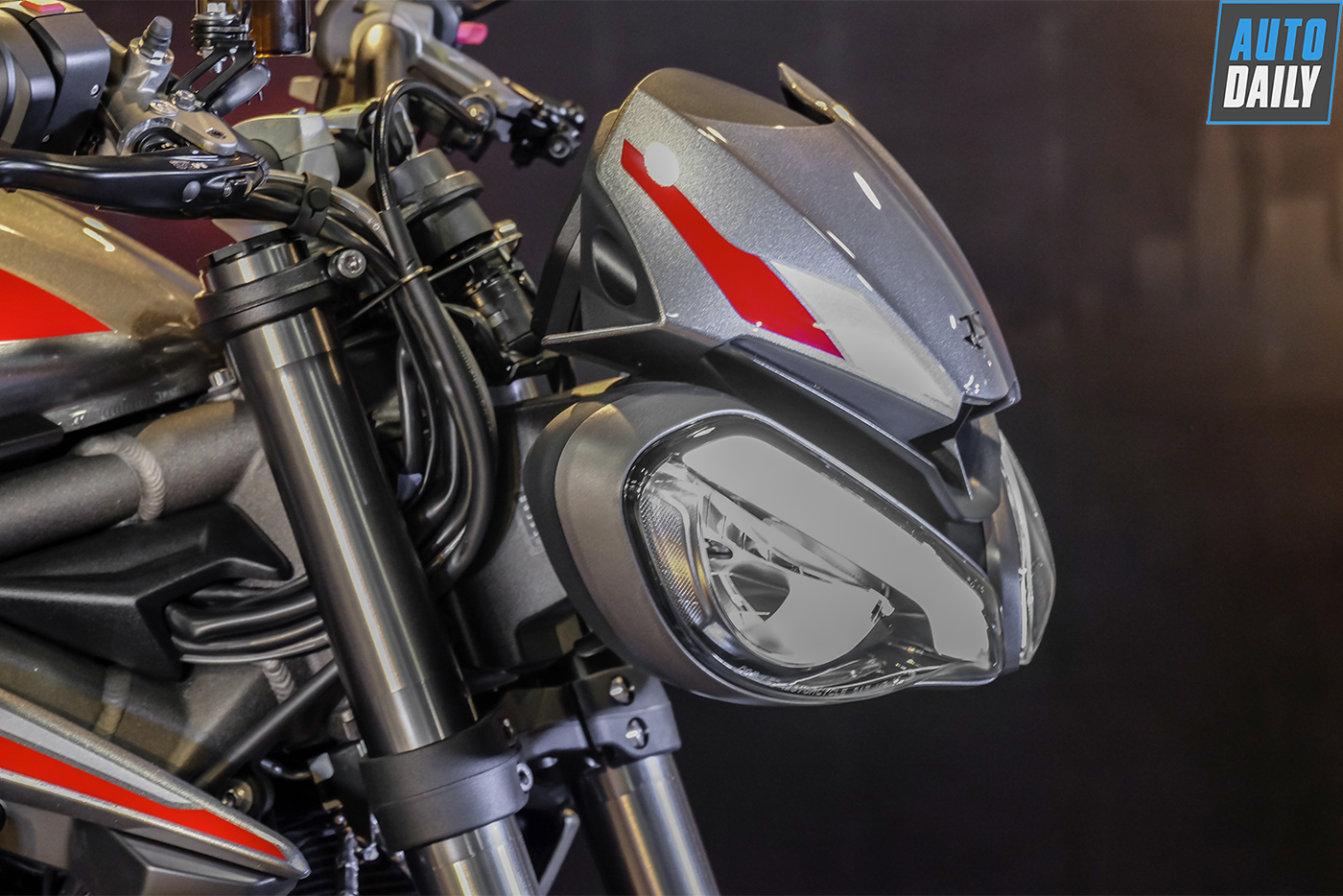 Cận cảnh Triumph Street Triple RS 2020 đầu tiền tại Việt Nam triumph-street-triple-765rs-2020-22.jpg