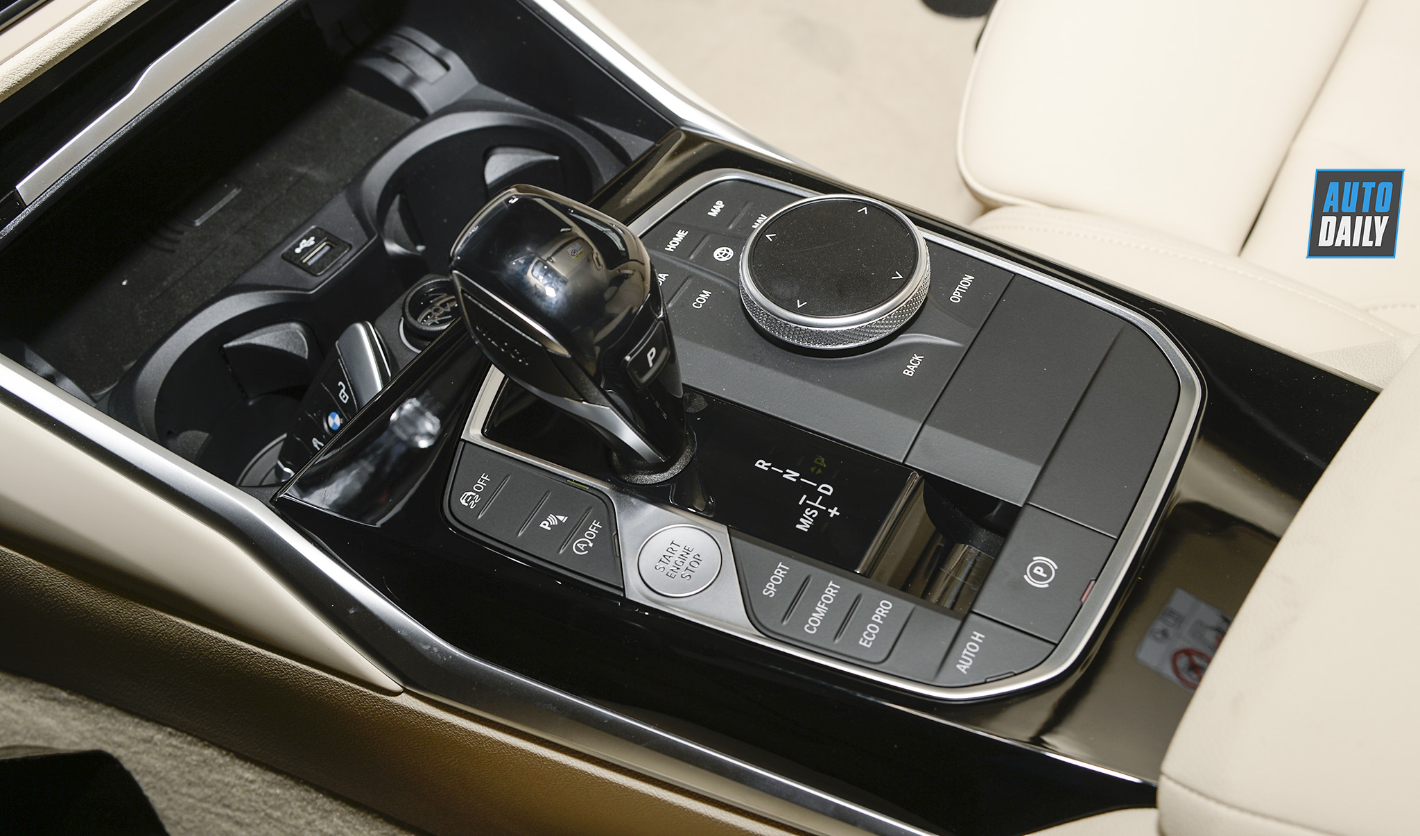 Công nghệ tạo nên trải nghiệm lái phấn khích trên BMW 330i Sport Line bmw-330i-sport-line-02.jpg