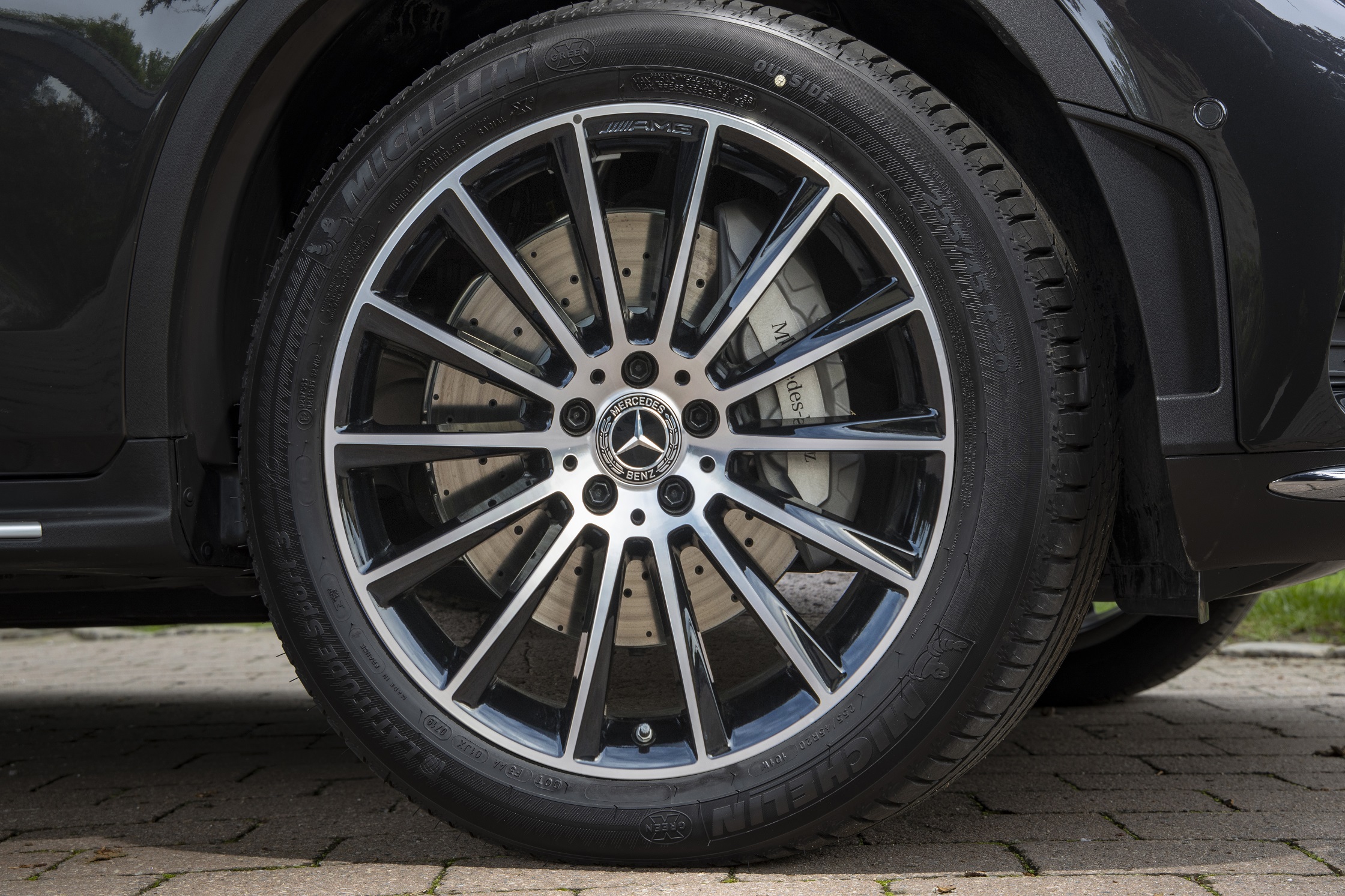 Mercedes-Benz GLC 300 nâng cấp nhập khẩu từ Đức, giá hơn 2,5 tỷ đồng mercedes-benz-glc-300-6.jpg