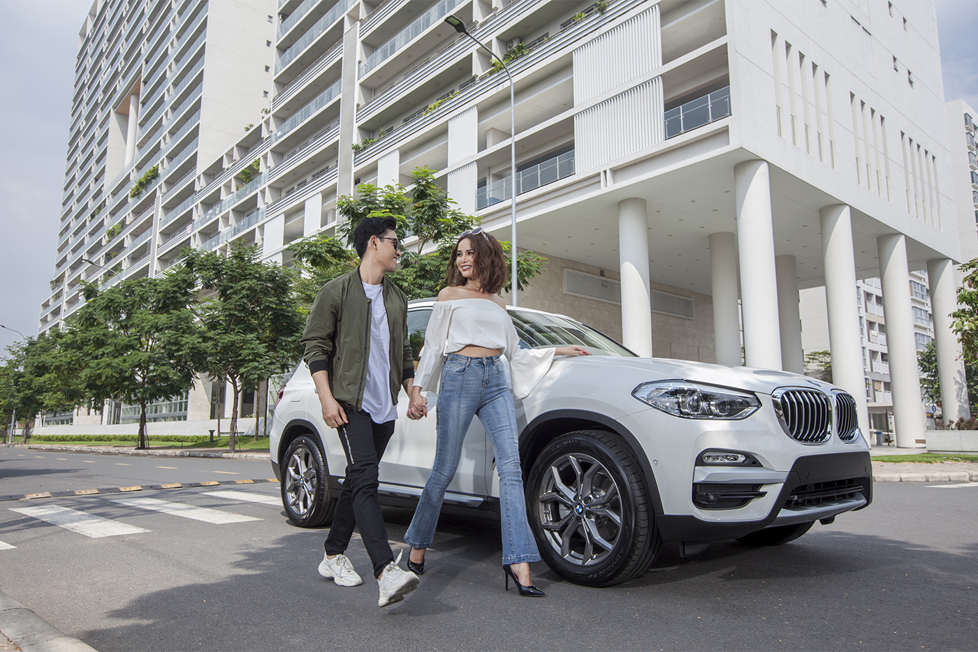 bmw-x3-bmw-luon-di-dau-ve-cong-nghe-phong-chong-va-cham-va-giam-thieu-tac-hai-trong-truong-hop-xay-ra-va-cham.jpg