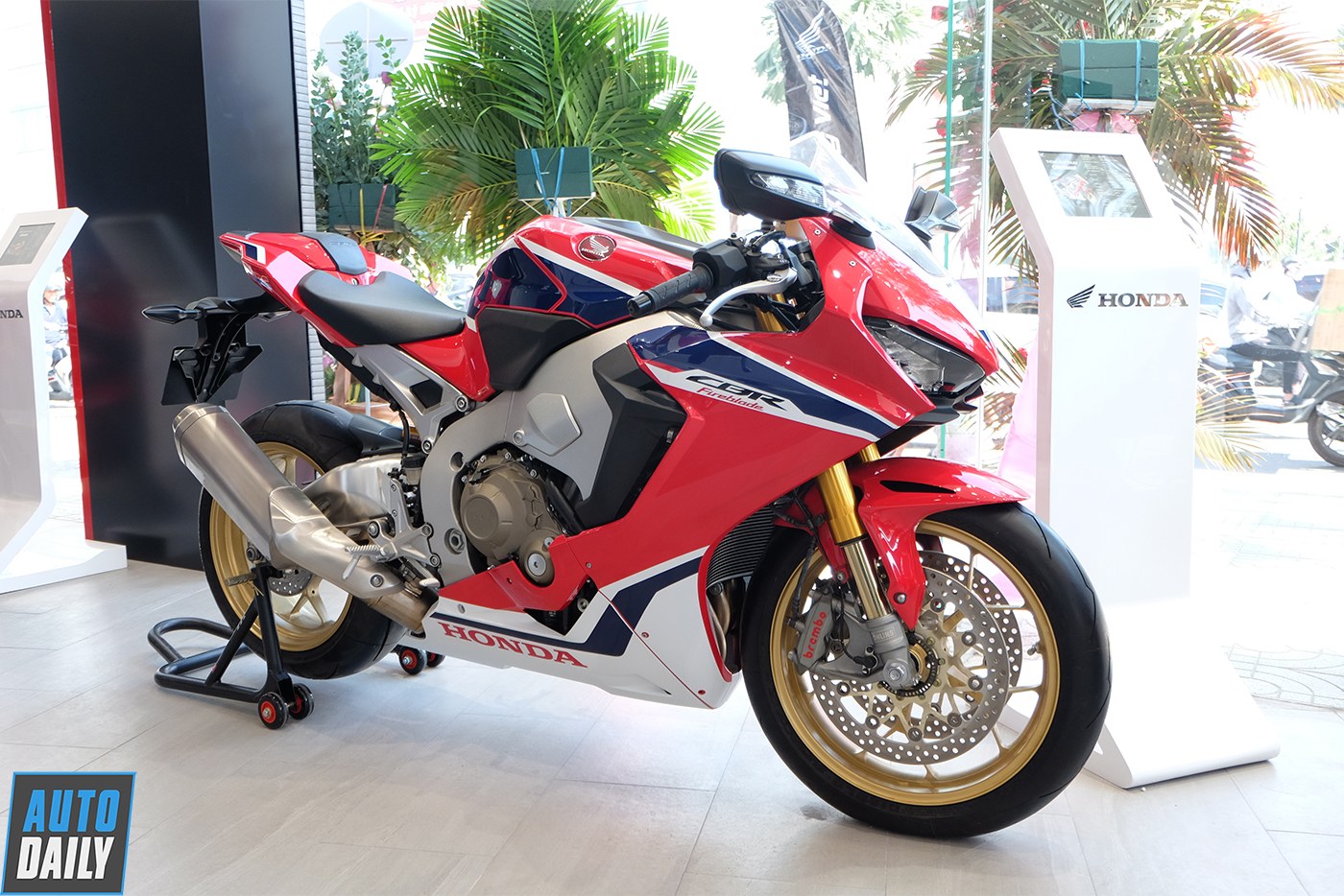 Honda khai trương đại lý bán xe Mô tô thứ 2 tại Việt Nam honda-motor-hoang-viet-21.JPG