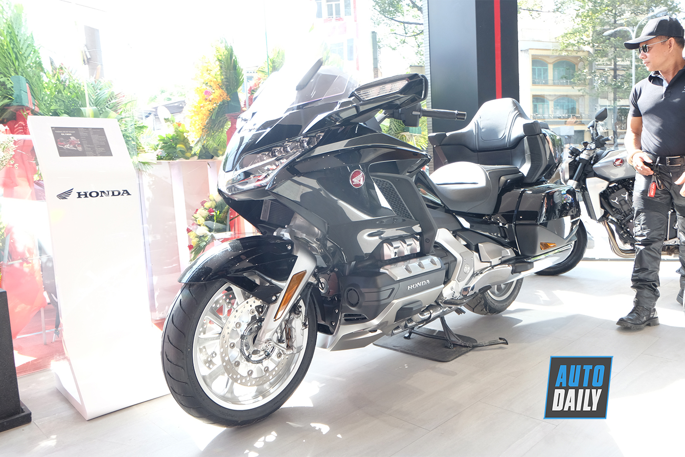 Honda khai trương đại lý bán xe Mô tô thứ 2 tại Việt Nam honda-motor-hoang-viet-6.JPG