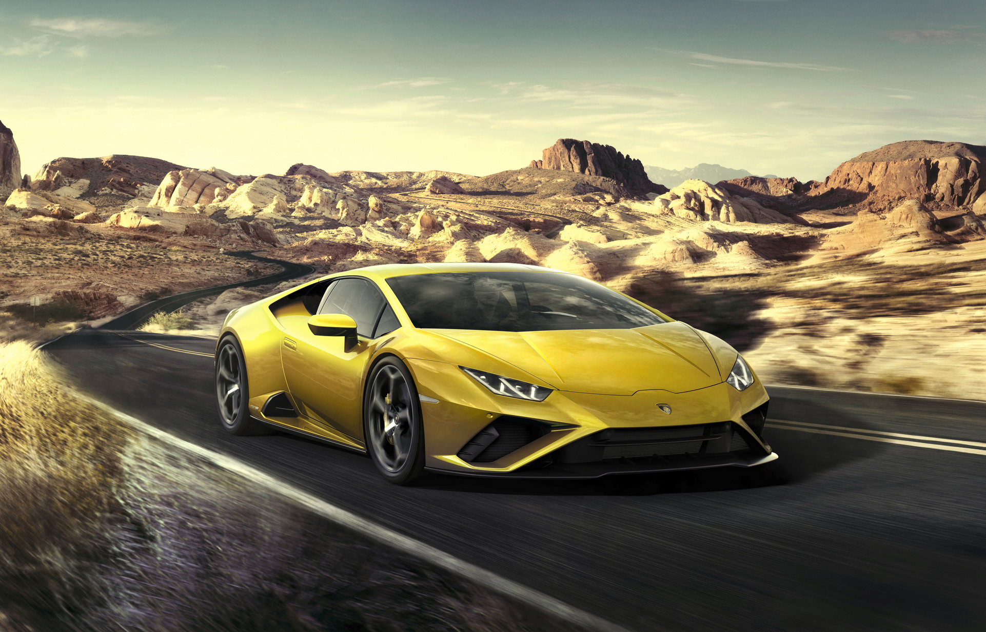 Lamborghini Huracan EVO 2020 bản cầu sau giá từ  USD