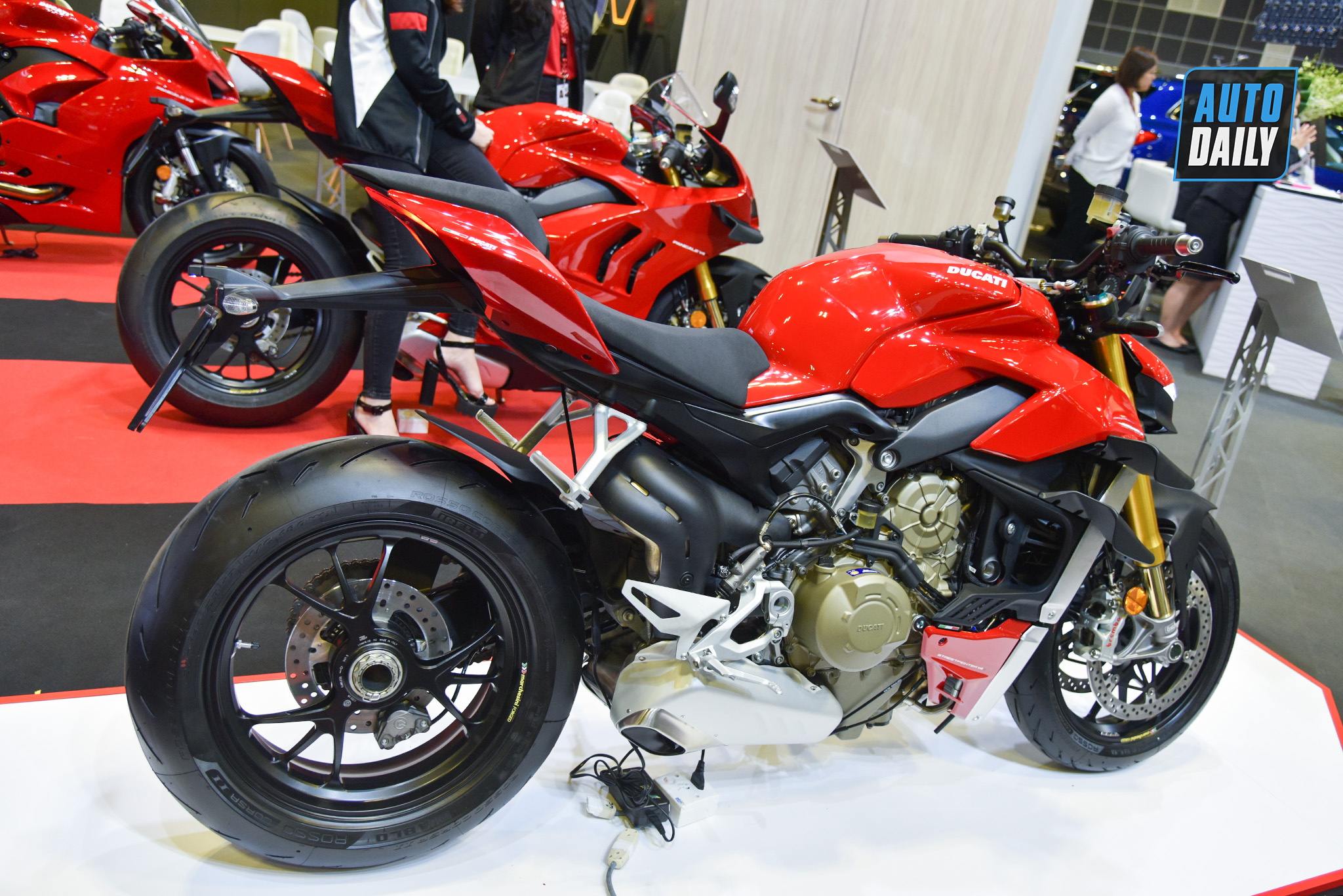 Ducati Streetfighter v4 2020