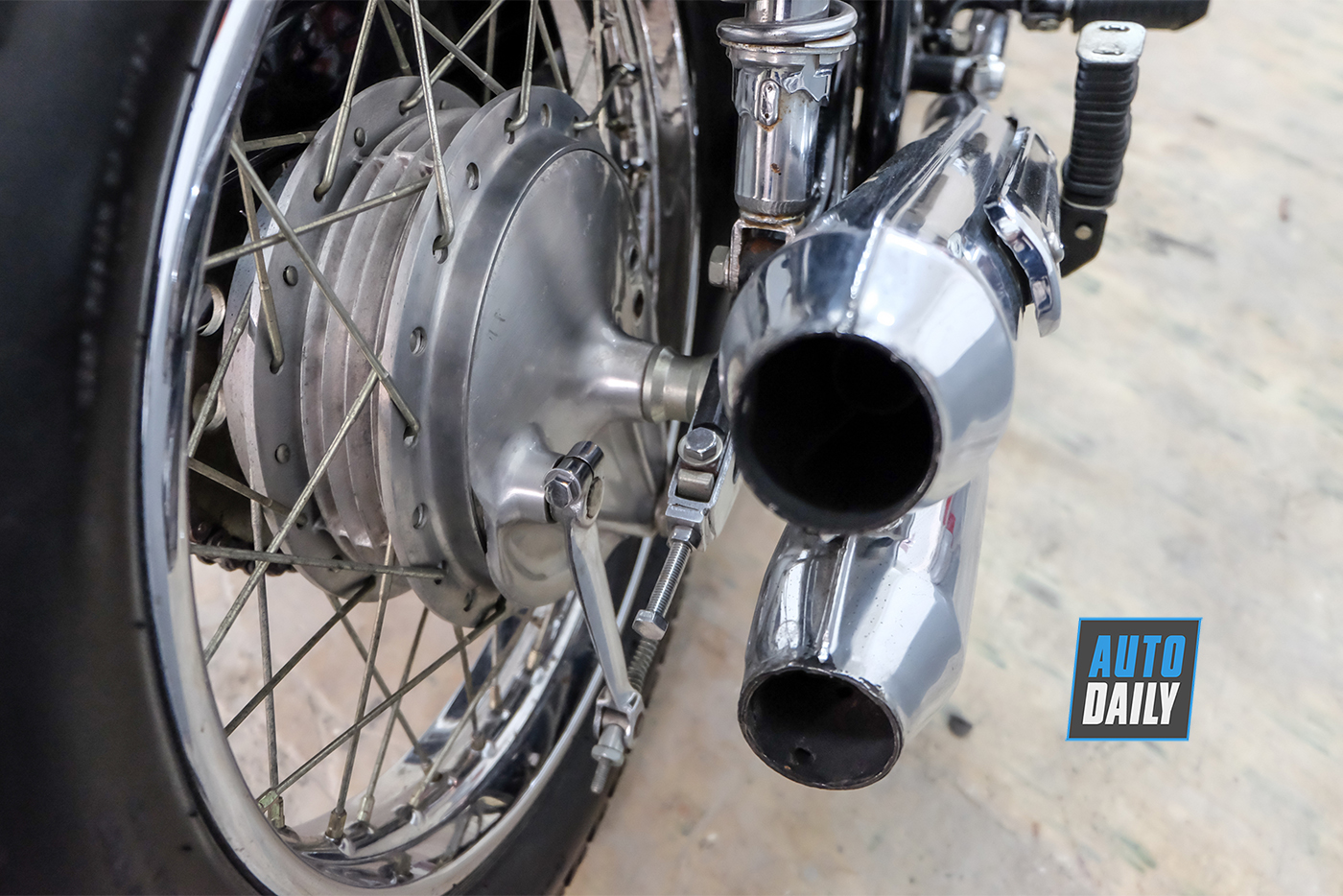 Chiêm ngưỡng “huyền thoại” Honda CB750 Four 1969 tại Sài Gòn honmda-cb750-25.jpg