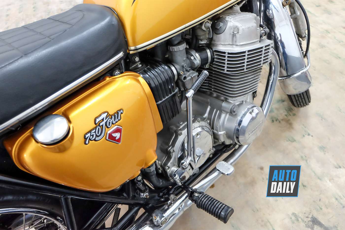 Chiêm ngưỡng “huyền thoại” Honda CB750 Four 1969 tại Sài Gòn honmda-cb750-27.jpg