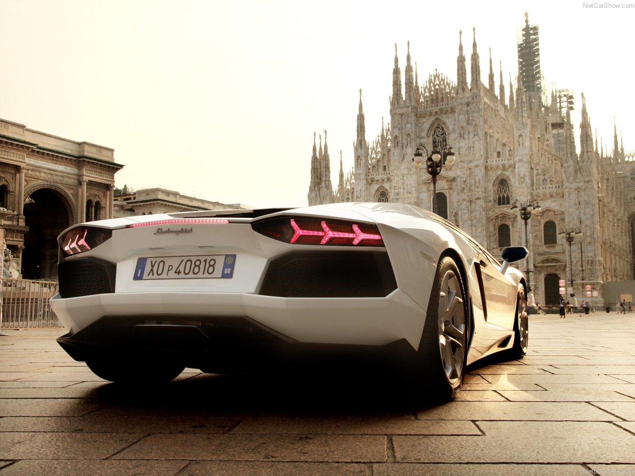 Siêu xe Lamborghini Aventador LP700-4 và những điều bạn cần biết lamborghini-aventador-lp700-4-2012-1280-08.jpg