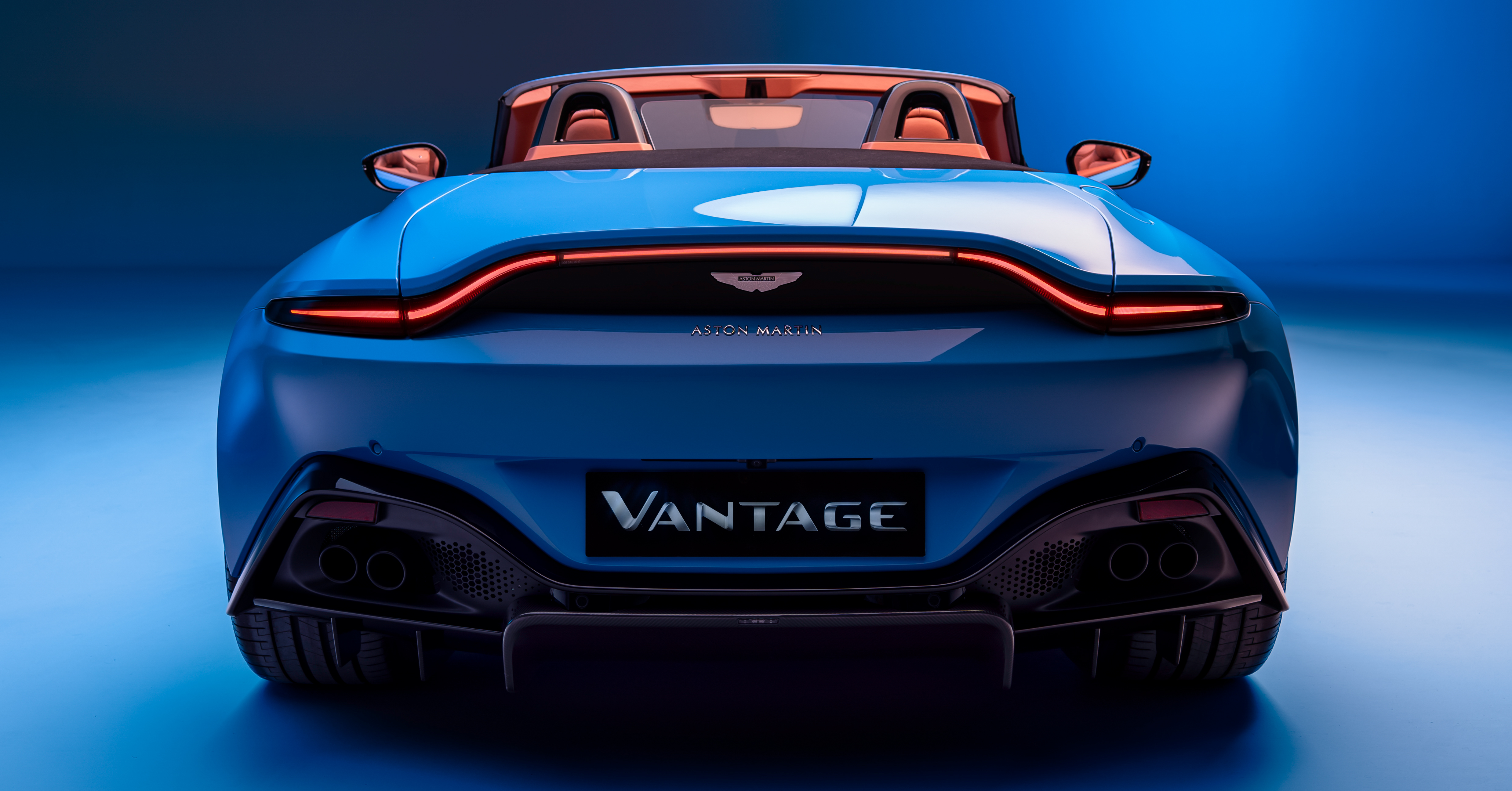 2020-aston-martin-vantage-roadster-8.jpg