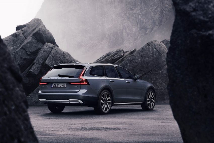 2020-volvo-v90-cross-country-facelift-1-850x567.jpg