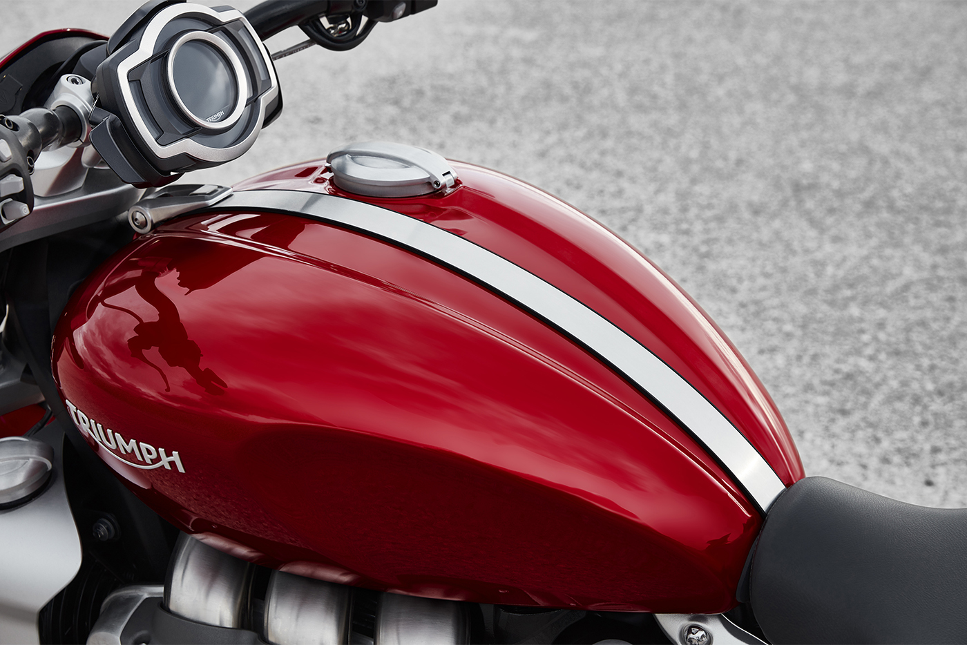 2020-triumph-rocket-3-15.jpg