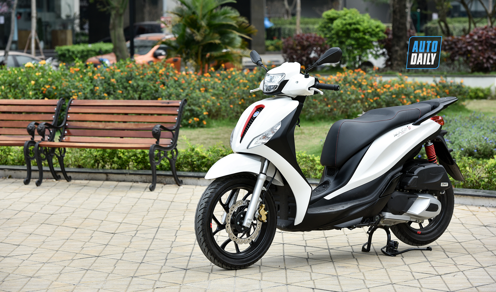 Đánh giá Piaggio Medley 150 ABS 2020: Khi xe ý thay đổi và thực dụng hơn 16.jpg
