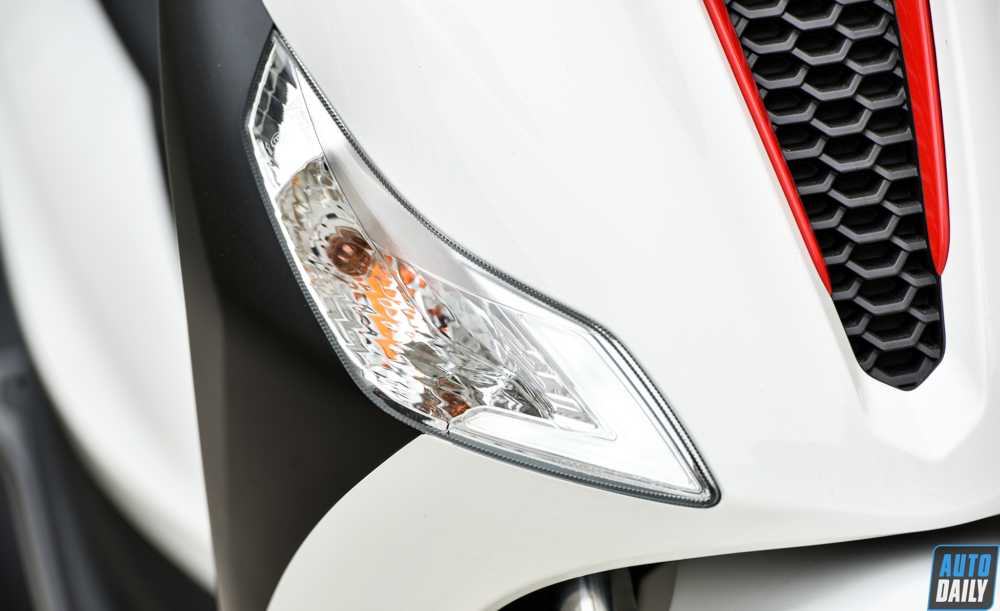 Đánh giá Piaggio Medley 150 ABS 2020: Khi xe ý thay đổi và thực dụng hơn 29.jpg