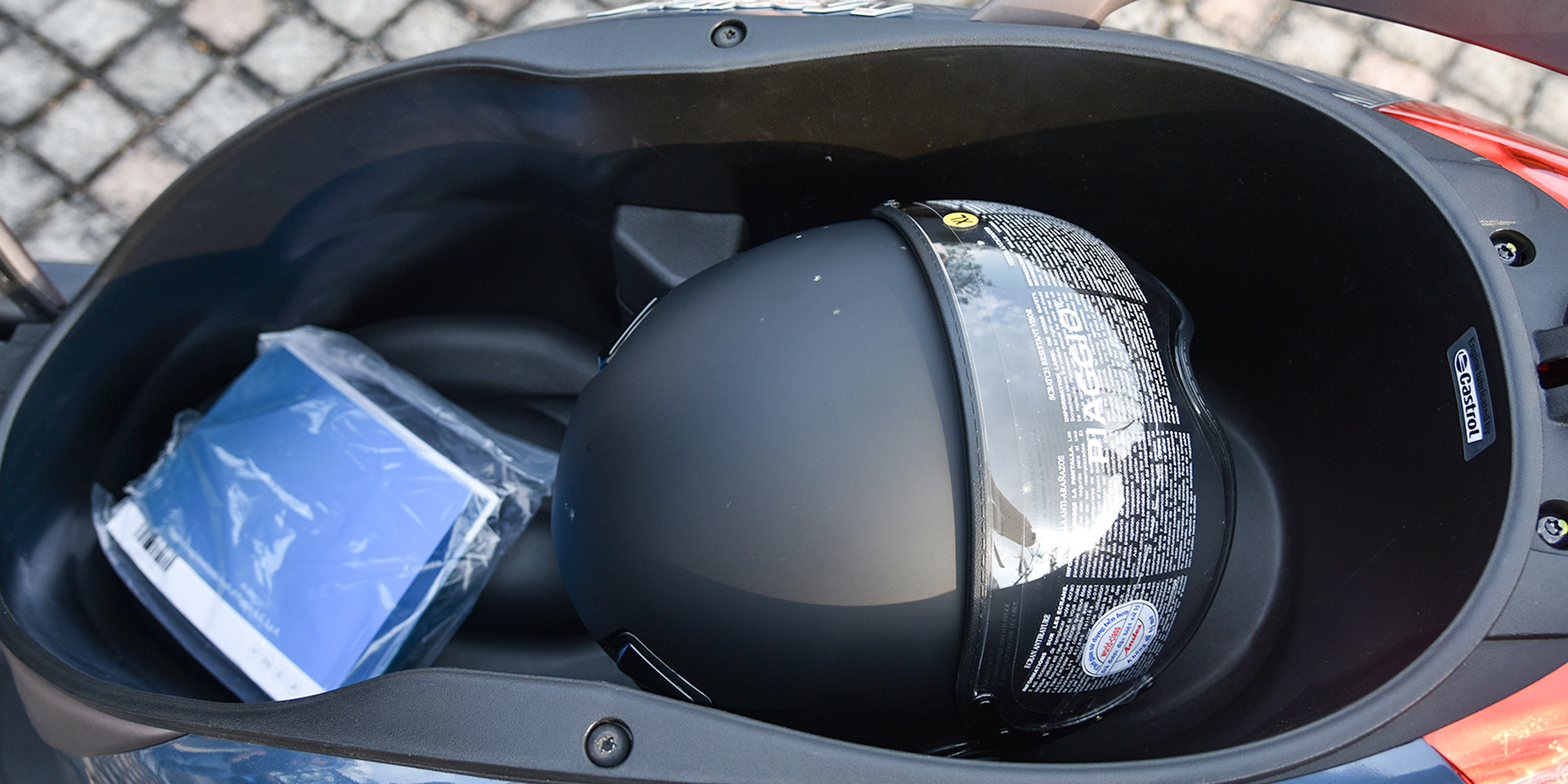 Đánh giá Piaggio Medley 150 ABS 2020: Khi xe ý thay đổi và thực dụng hơn m20.jpg