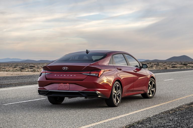 2021-hyundai-elantra-9-2-768x512.jpg