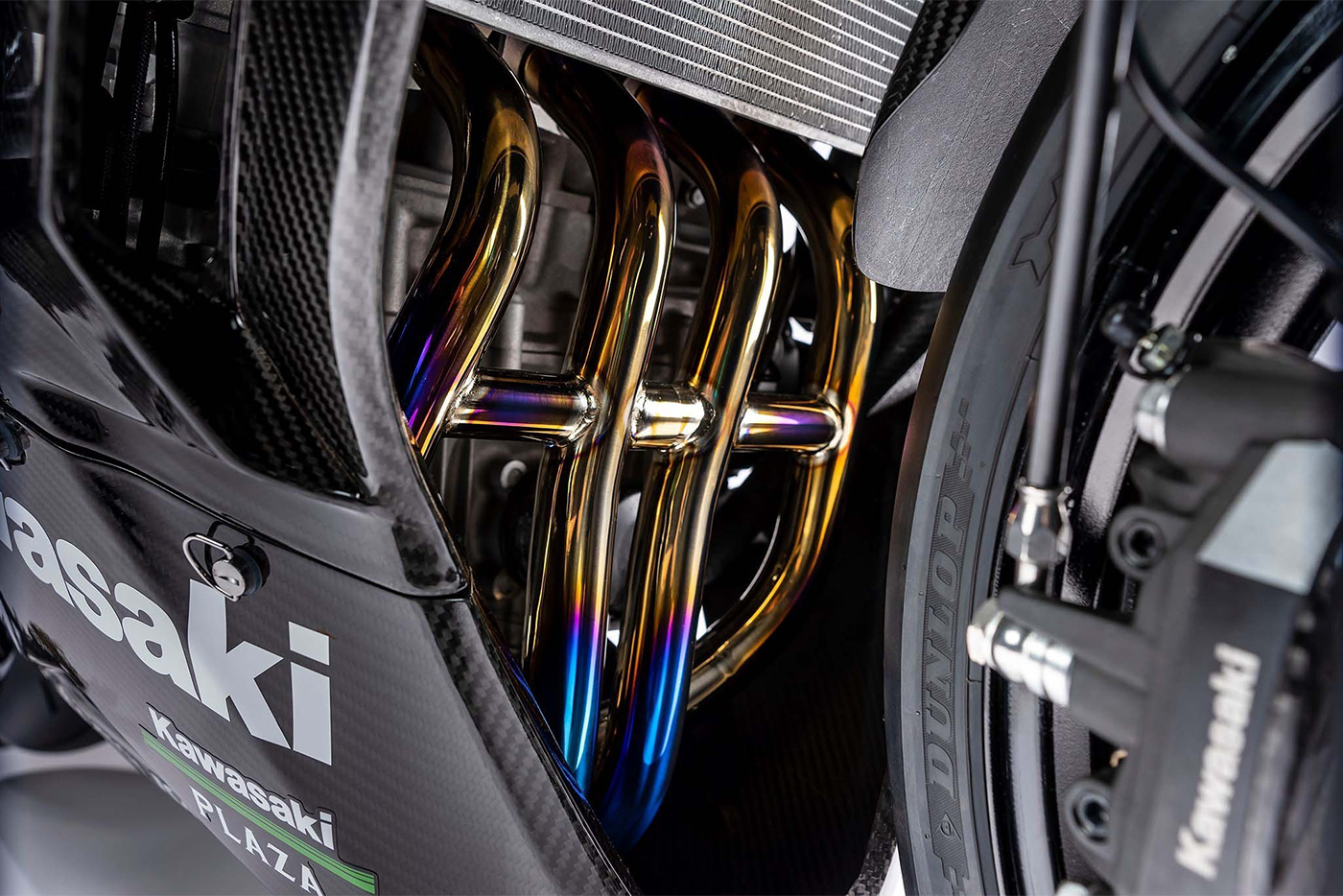 Ngất ngây với Kawasaki Ninja ZX-25R Racer Custom Full Carbon kawasaki-ninja-zx-25r-carbon-fiber-race-bike-14-1.jpg