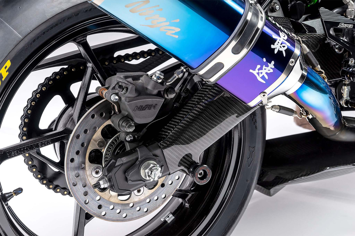 Ngất ngây với Kawasaki Ninja ZX-25R Racer Custom Full Carbon kawasaki-ninja-zx-25r-carbon-fiber-race-bike-24.jpg