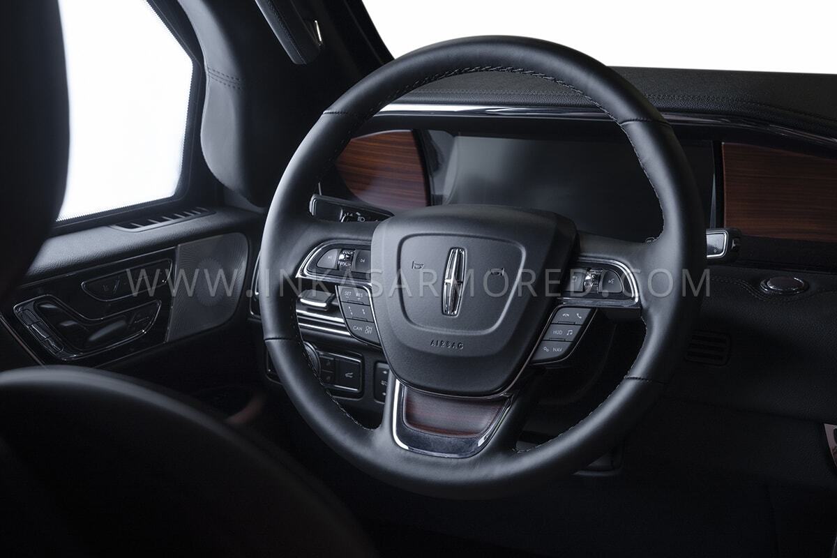 Lincoln Navigator 2020 hóa pháo đài bọc thép qua tay hãng độ Inkas 2020-lincoln-navigator-l-armored-inkas-10.jpg