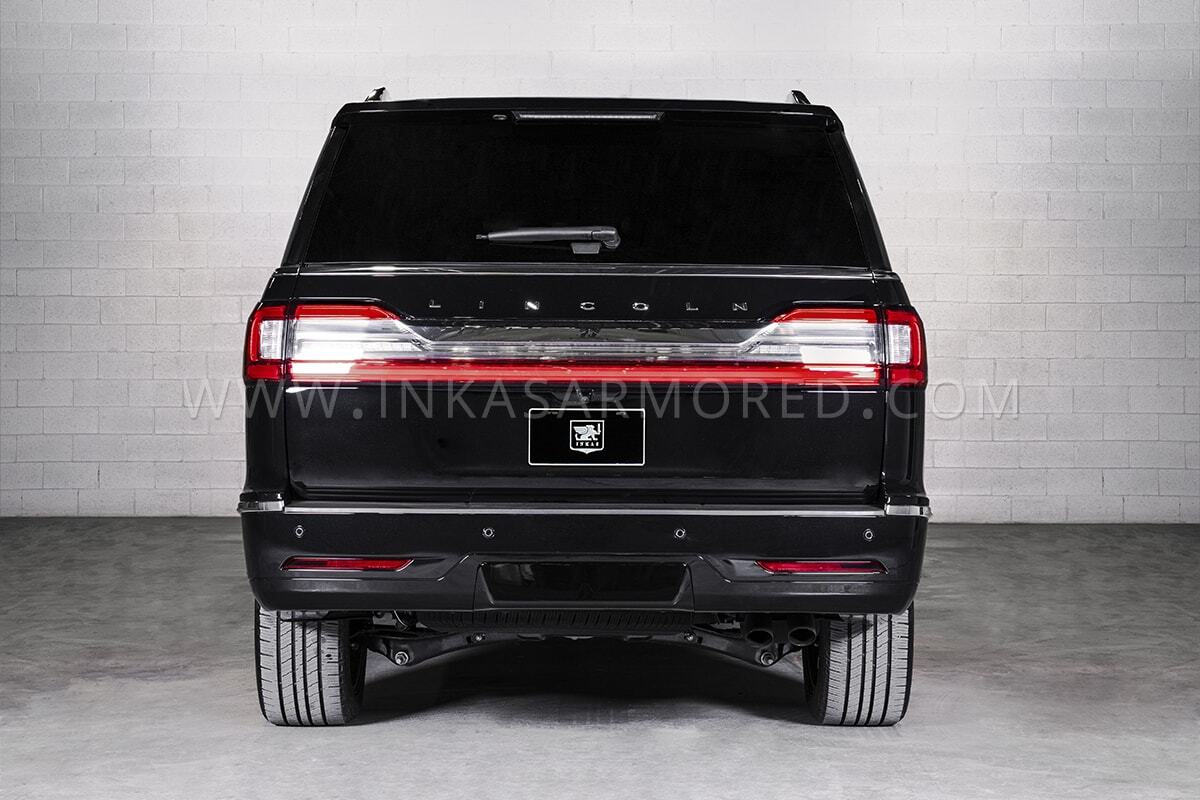 Lincoln Navigator 2020 hóa pháo đài bọc thép qua tay hãng độ Inkas 2020-lincoln-navigator-l-armored-inkas-4.jpg