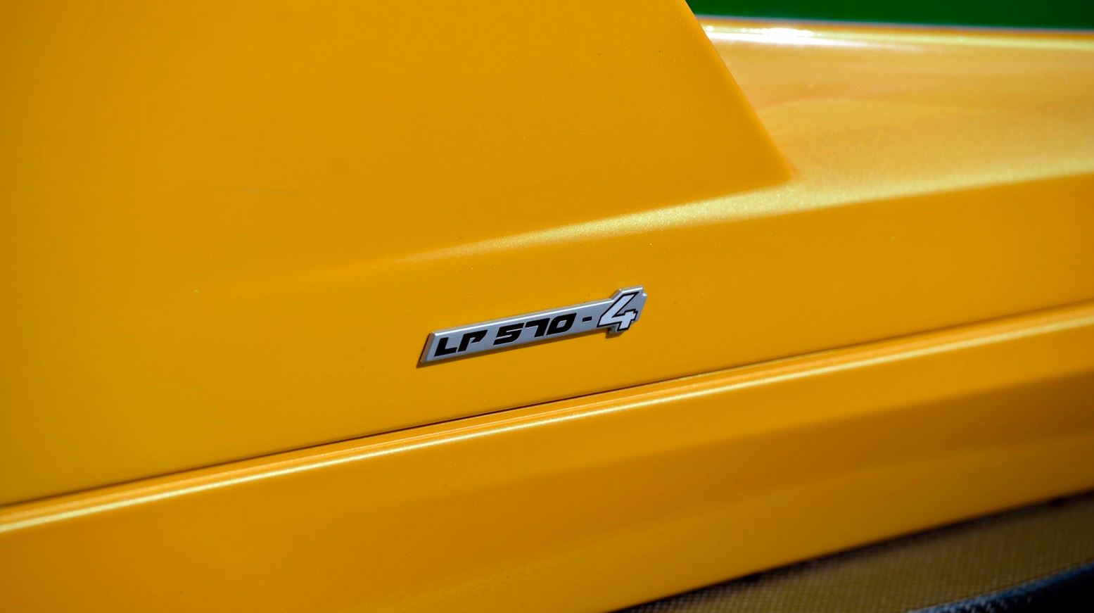 Chiêm ngưỡng hàng hiếm Lamborghini Gallardo LP570-4 Squadra Corse 2014-lamborghini-gallardo-squadra-corse-mecum-10.jpg