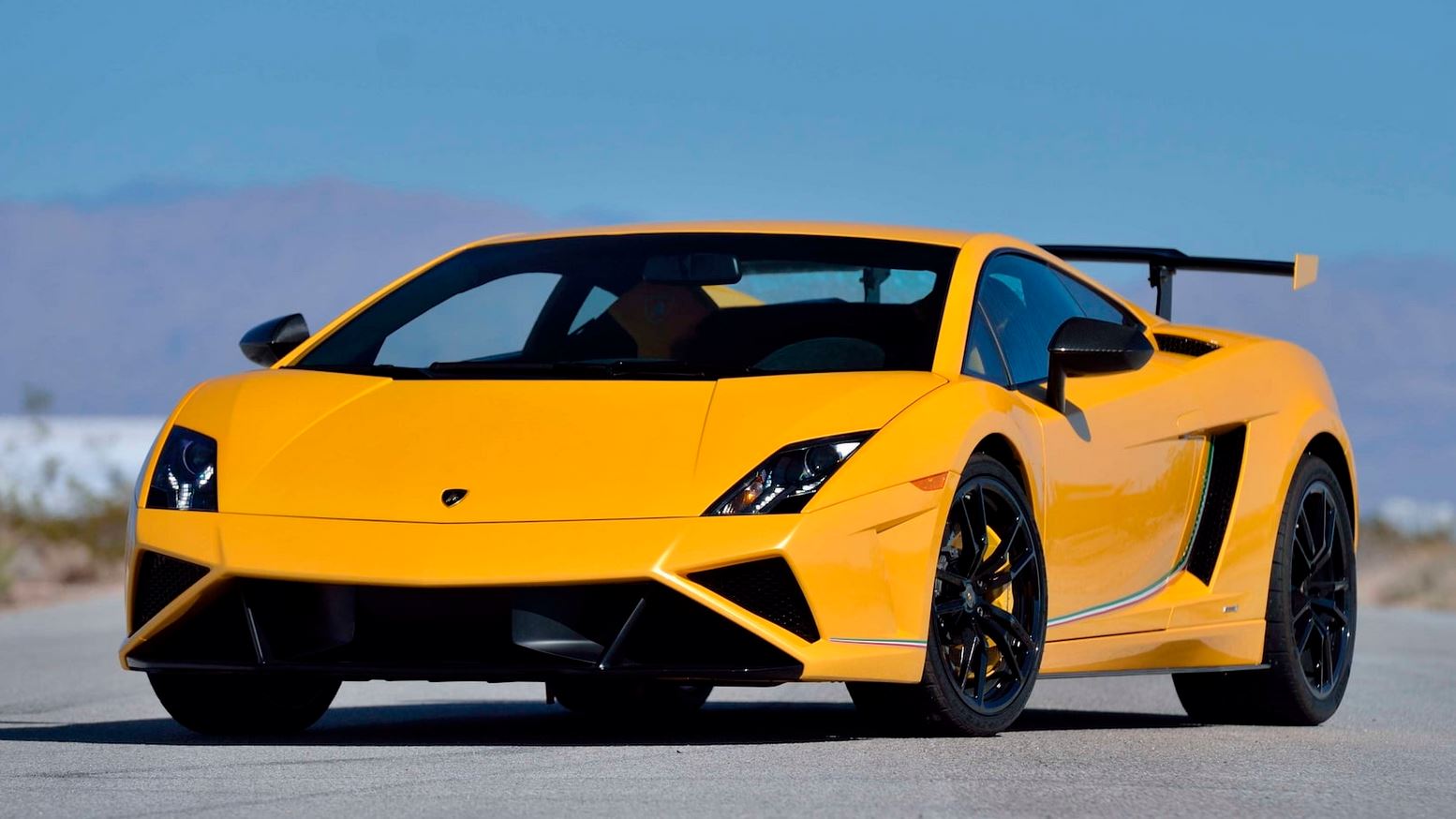 Chiêm ngưỡng hàng hiếm Lamborghini Gallardo LP570-4 Squadra Corse 2014-lamborghini-gallardo-squadra-corse-mecum-11.jpg