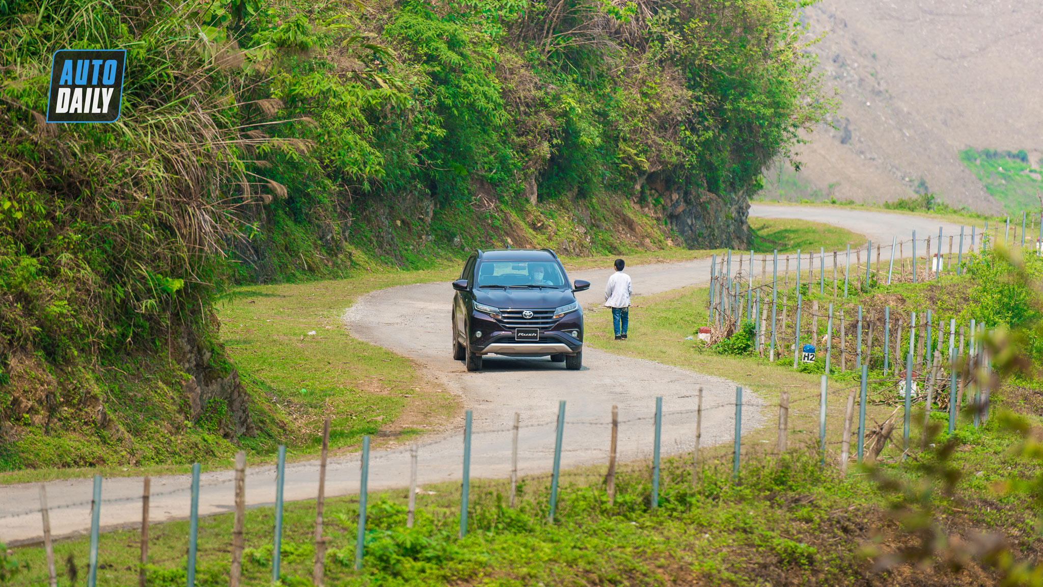 Đánh giá Toyota Rush – Tốt ở cả vai trò MPV và SUV toyota-rush-01.jpg