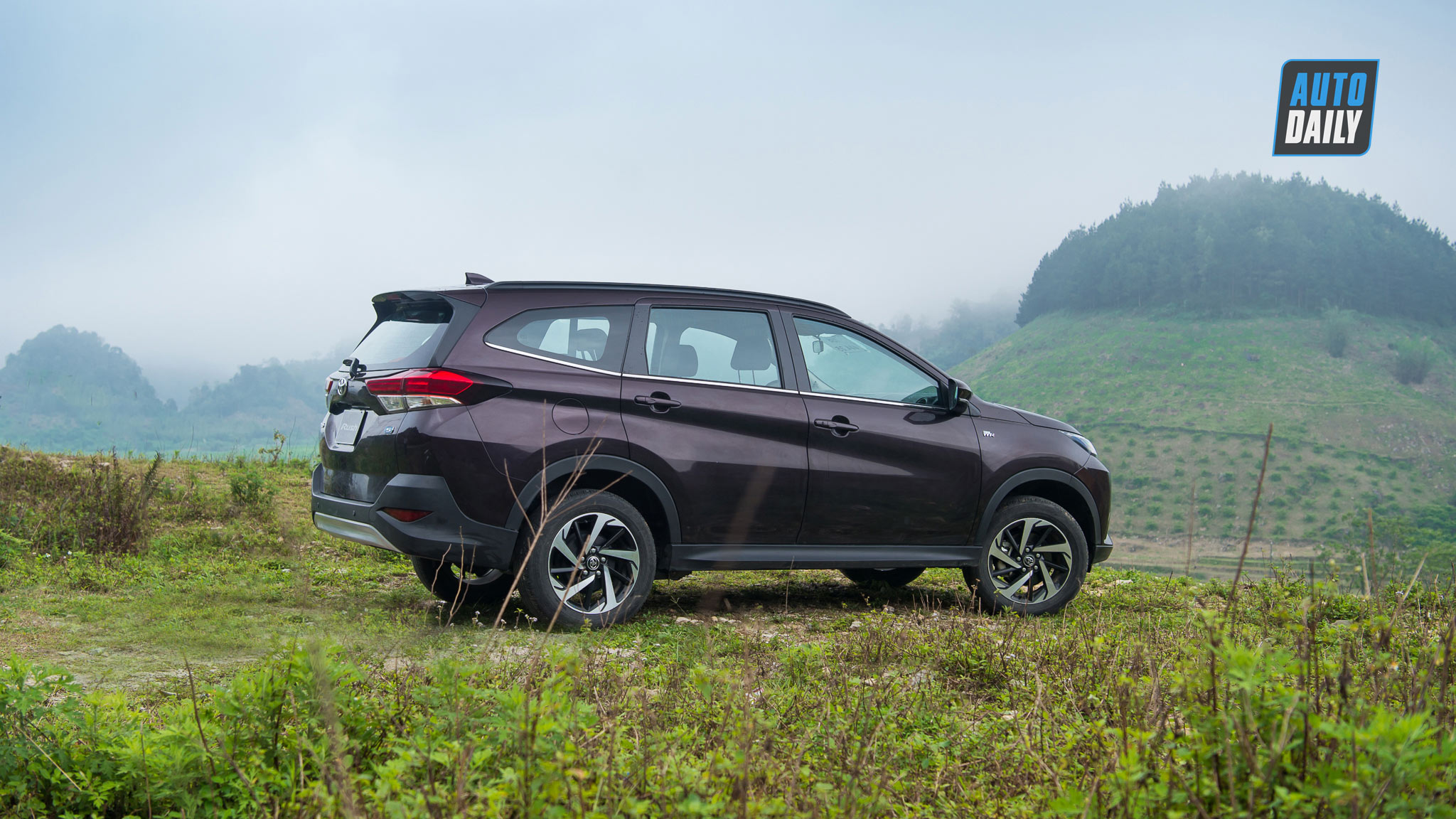 Đánh giá Toyota Rush – Tốt ở cả vai trò MPV và SUV toyota-rush-07.jpg