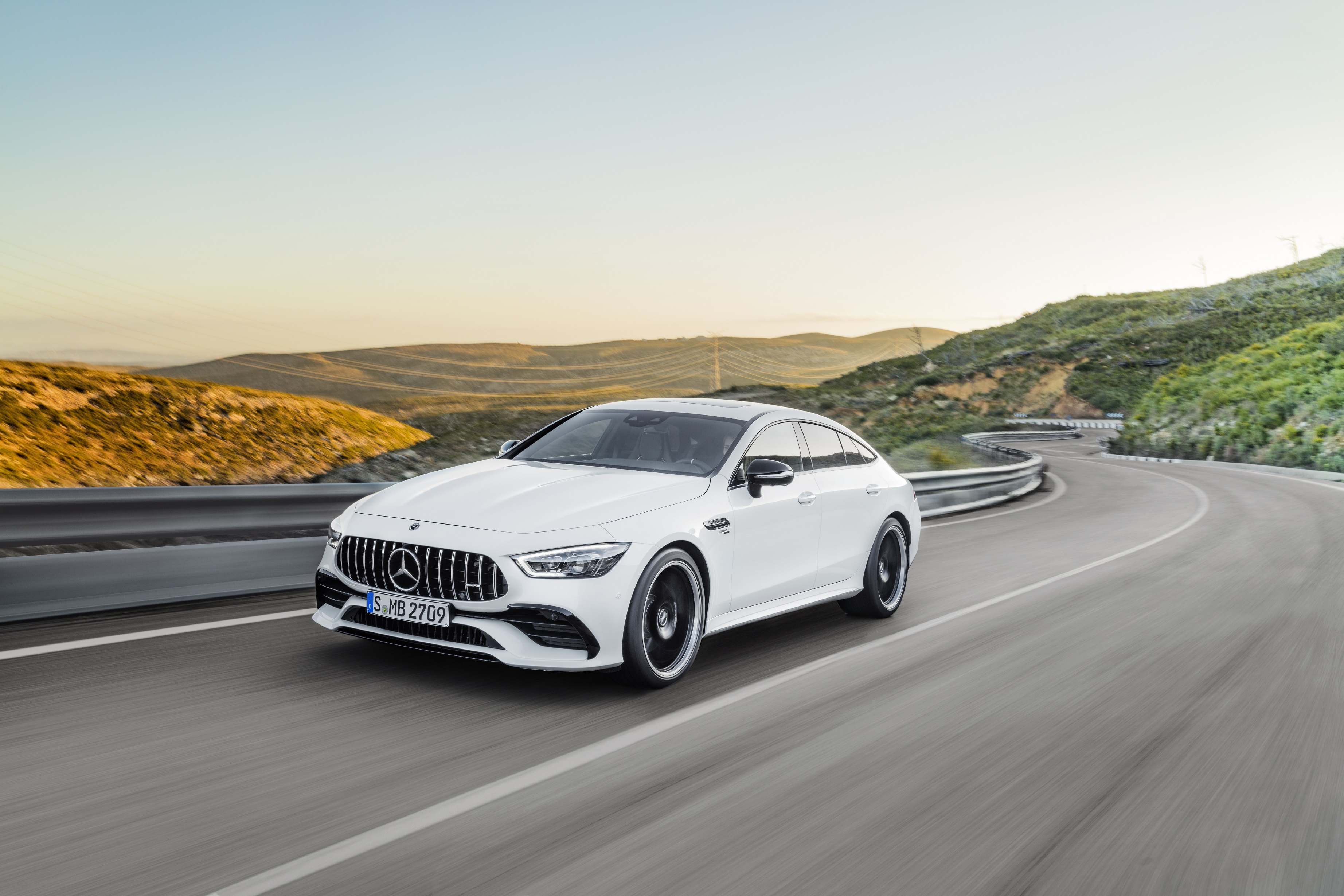 mercedes-amg-gt-53-4matic-4.jpg