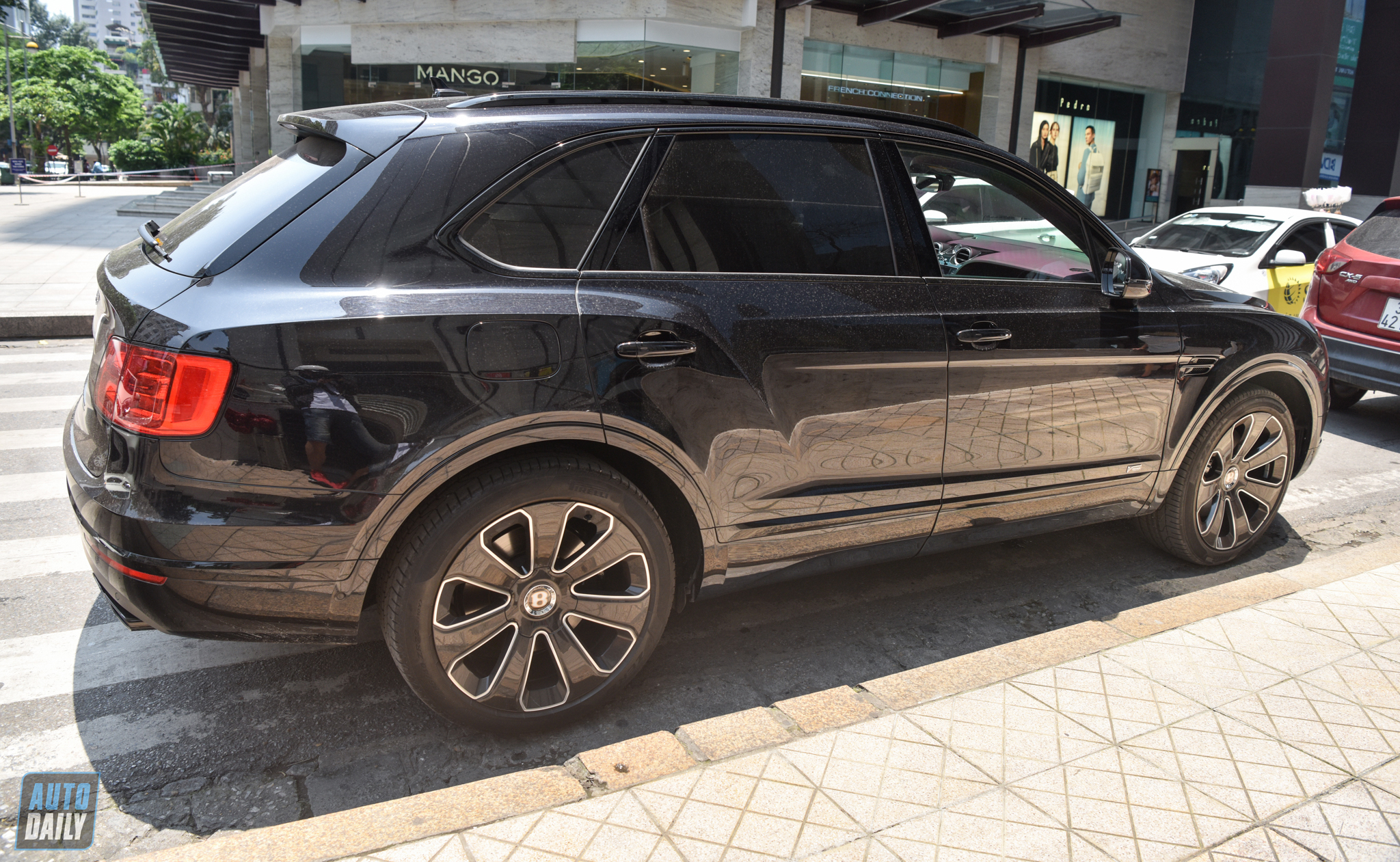 Ảnh Bentley Bentayga Design Series 2020 độc nhất Việt Nam dsc-7573.jpg