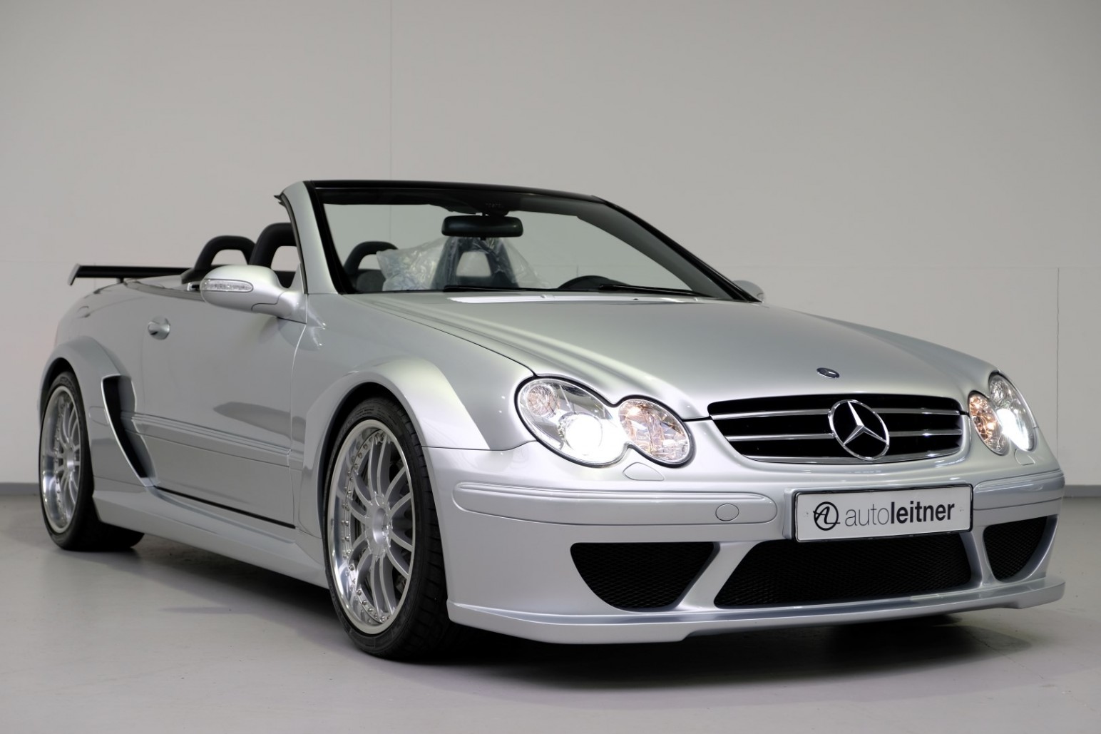 Мерседес clk. Mercedes-Benz CLK DTM AMG Cabriolet. Mercedes Benz CLK DTM 2006. Мерседес CLK 2006. Mercedes-Benz CLK DTM AMG 2006.