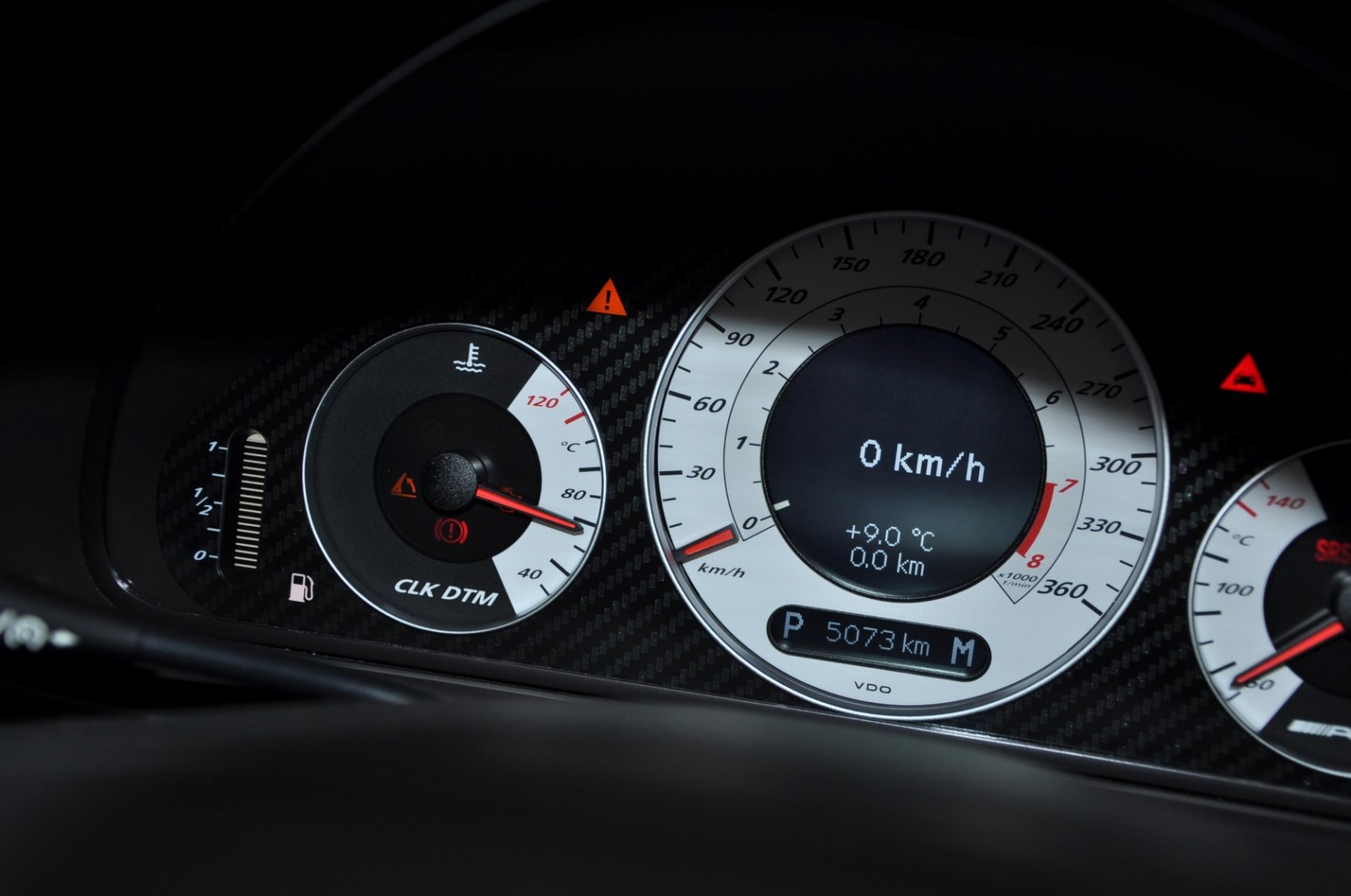 Hàng hiếm Mercedes CLK DTM AMG Cabrio 2006 chào bán giá 335.000 USD mercedes-clk-dtm-amg-cabrio-used-32.jpg