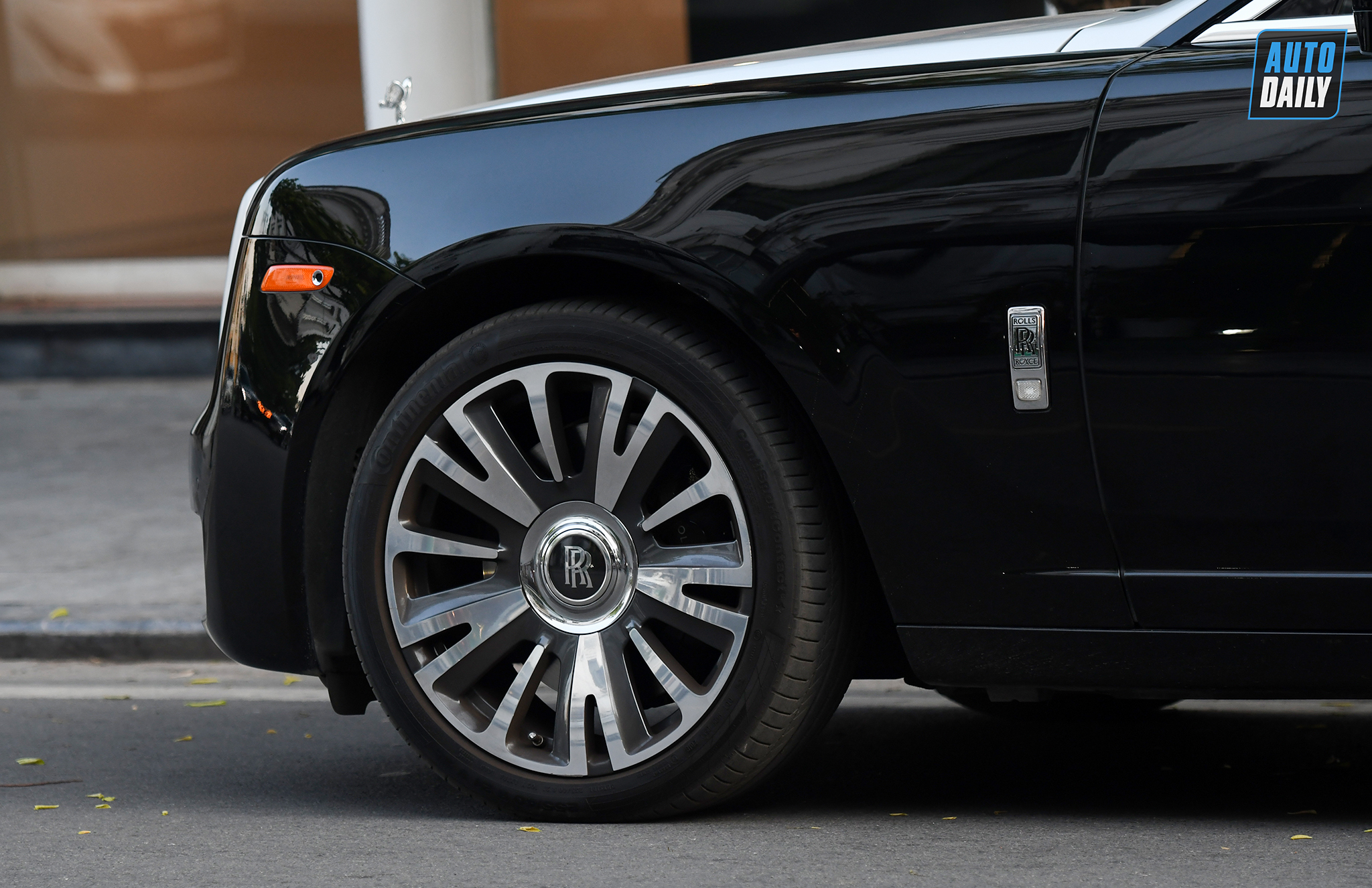 Diện kiến Rolls-Royce Ghost 2019 độc nhất Việt Nam 12.jpg