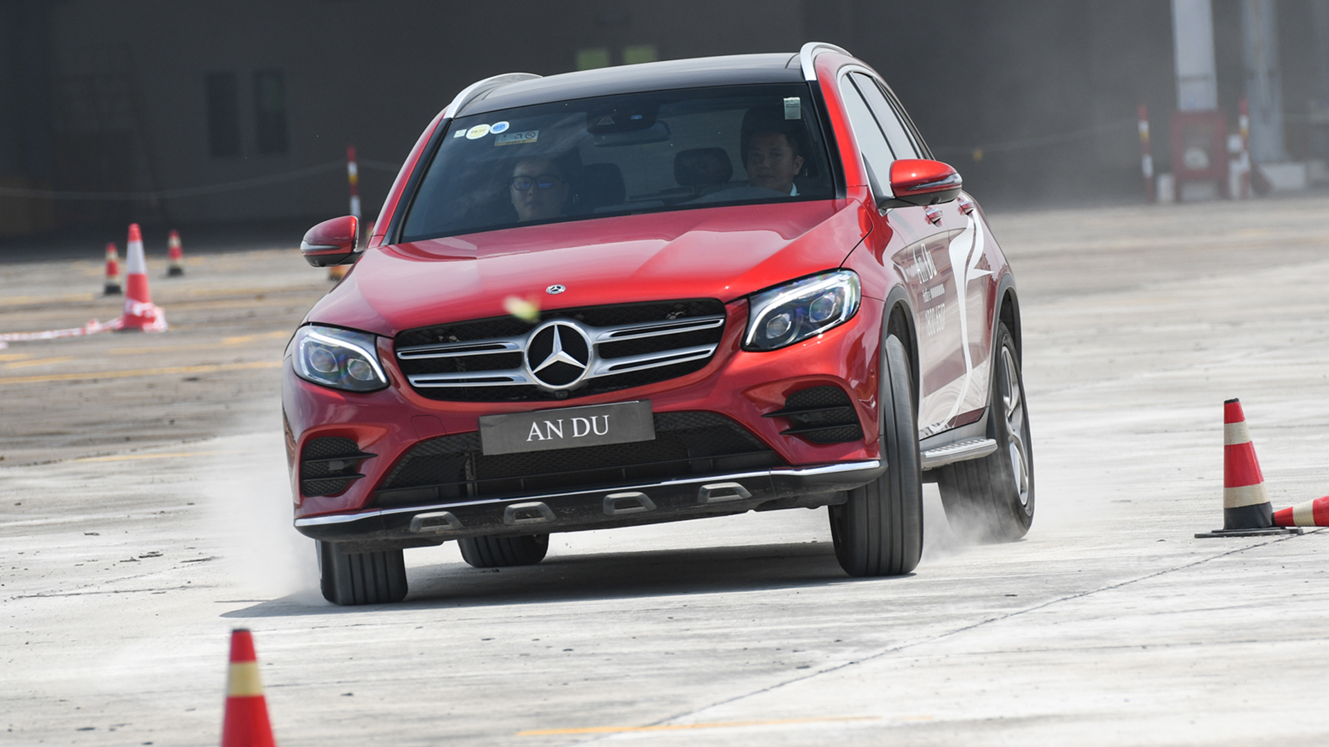 Practice advanced driving skills on a Mercedes car mercedes-andu-1.jpg