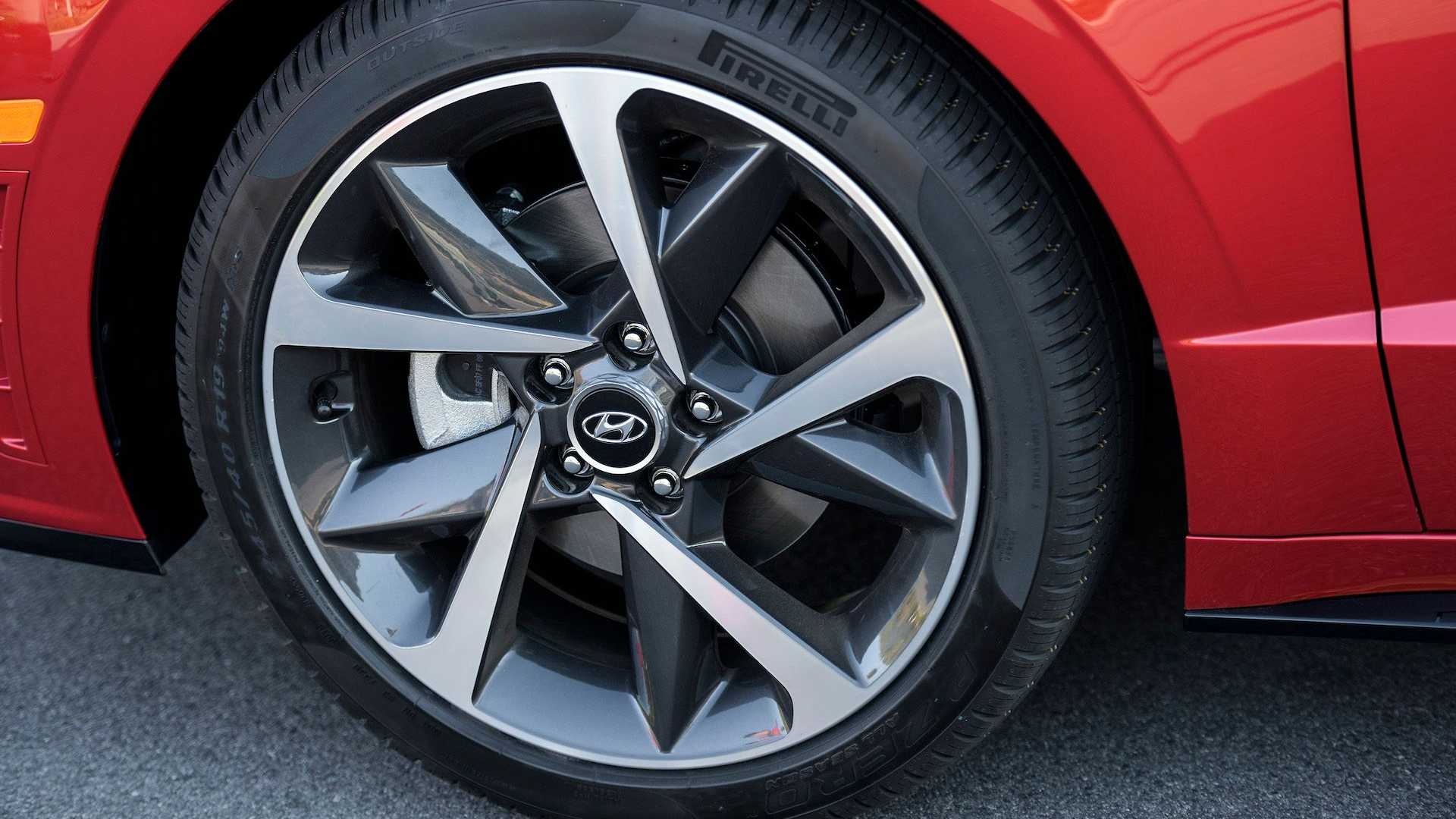 2021-hyundai-sonata-19-inch-wheels-with-pirelli-tires.jpg
